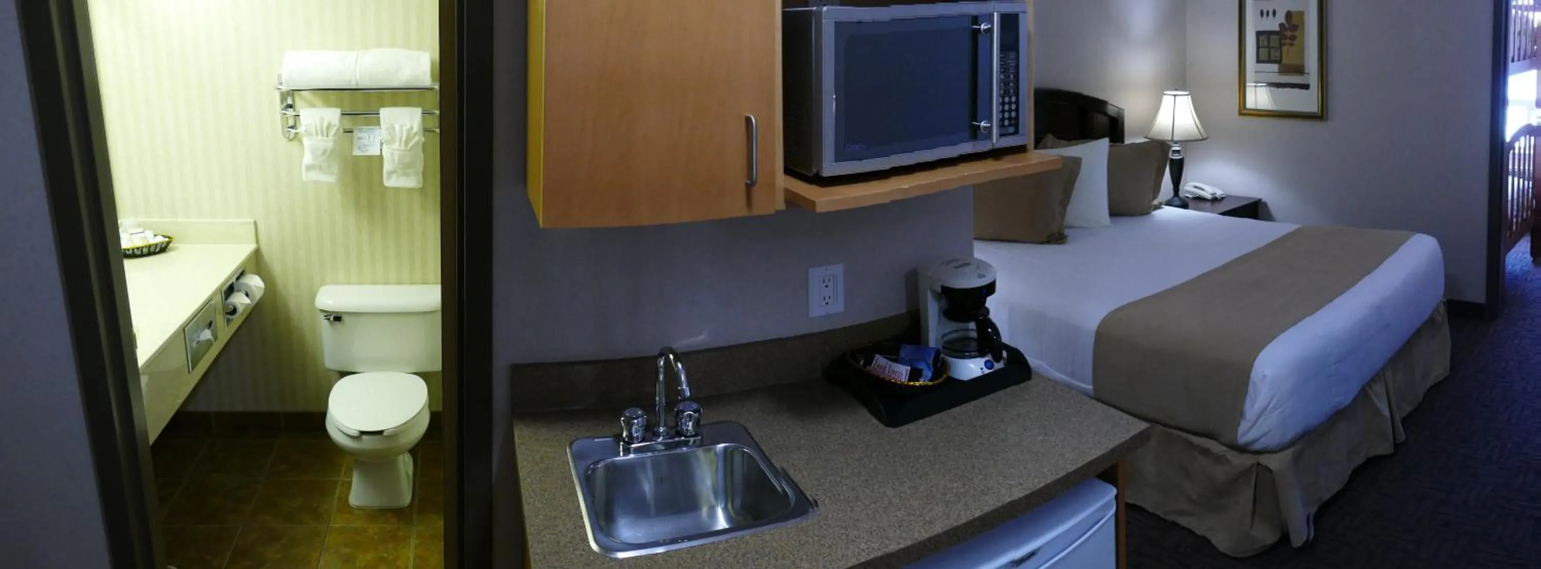 Bedroom, Bathroom in Peavine Inn & Suites