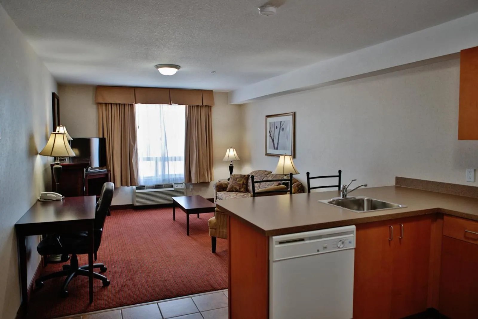 Kitchen or kitchenette, Kitchen/Kitchenette in Peavine Inn & Suites