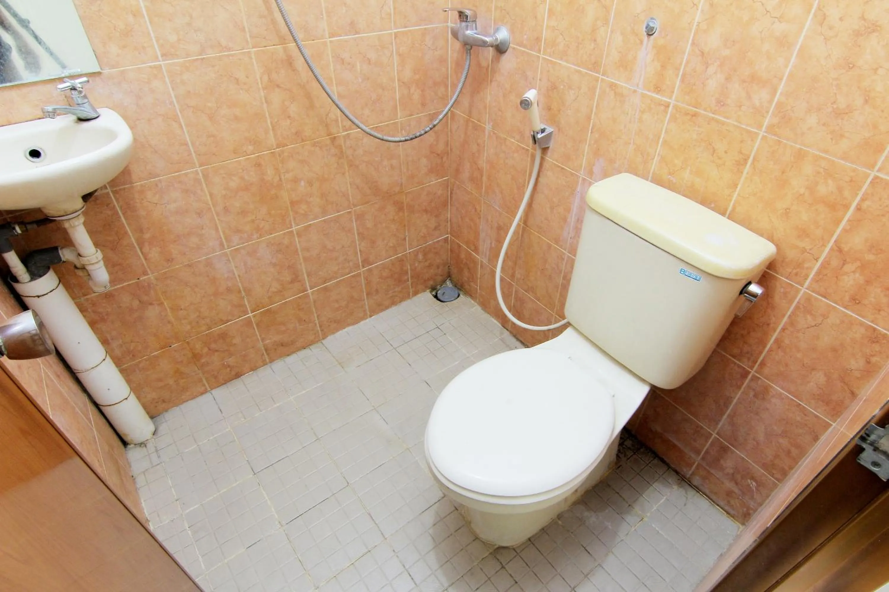 Toilet in Hotel Bugis Asri