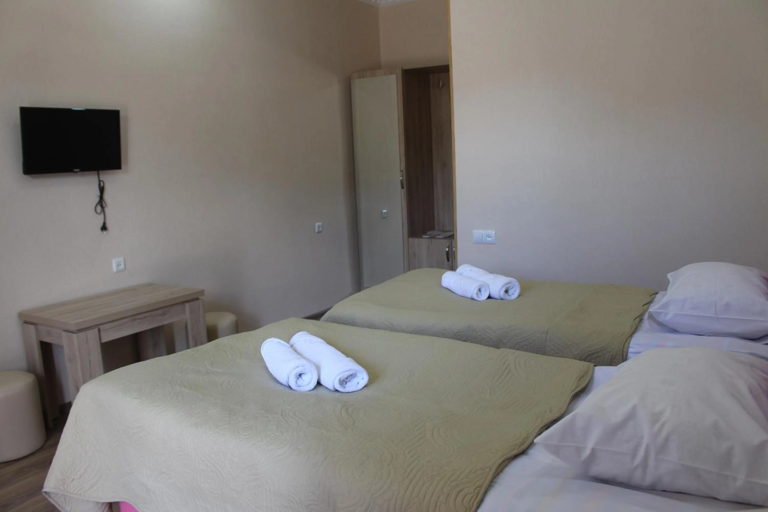 TV and multimedia, Bed in Hotel Rabati