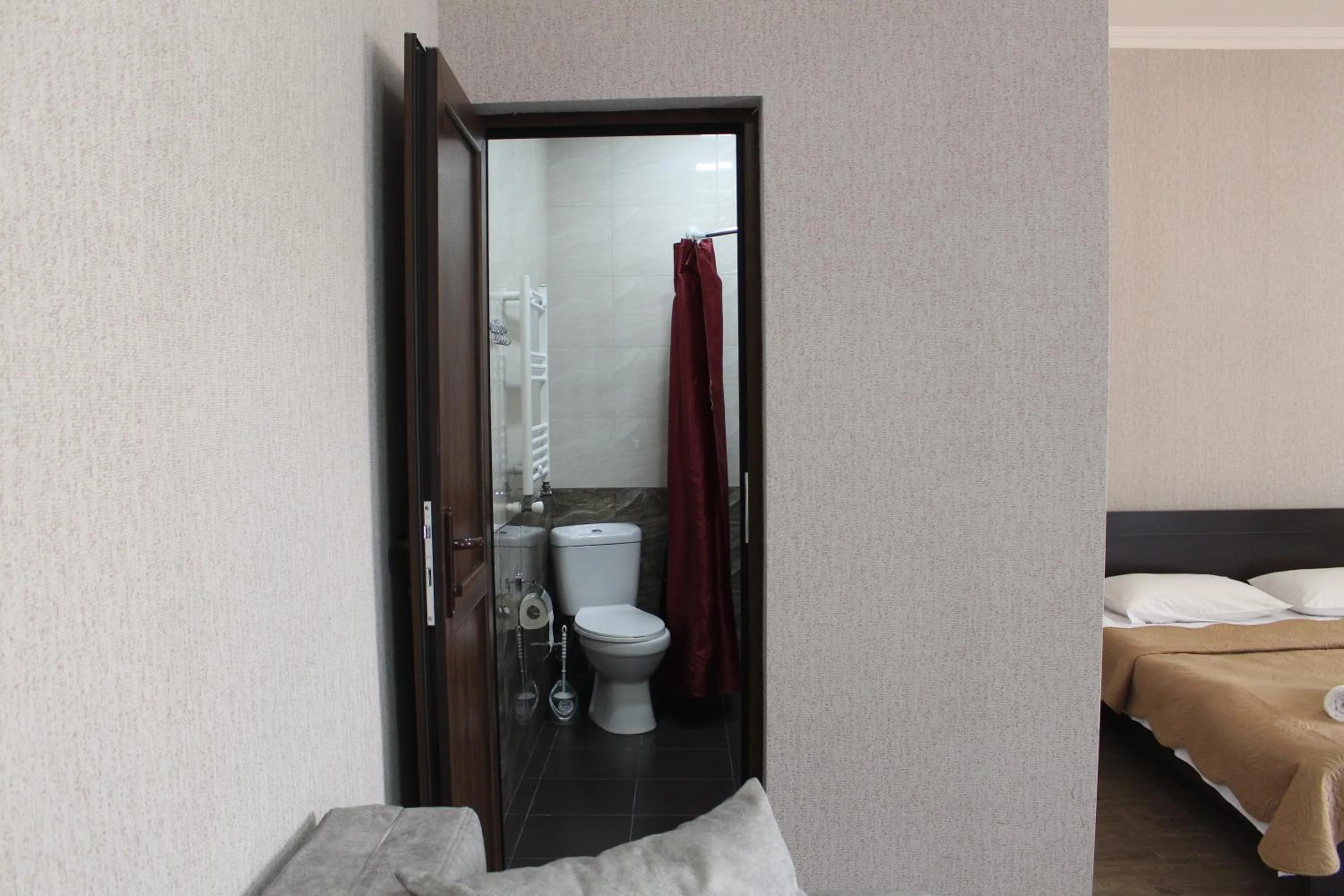Bathroom, Bed in Hotel Rabati