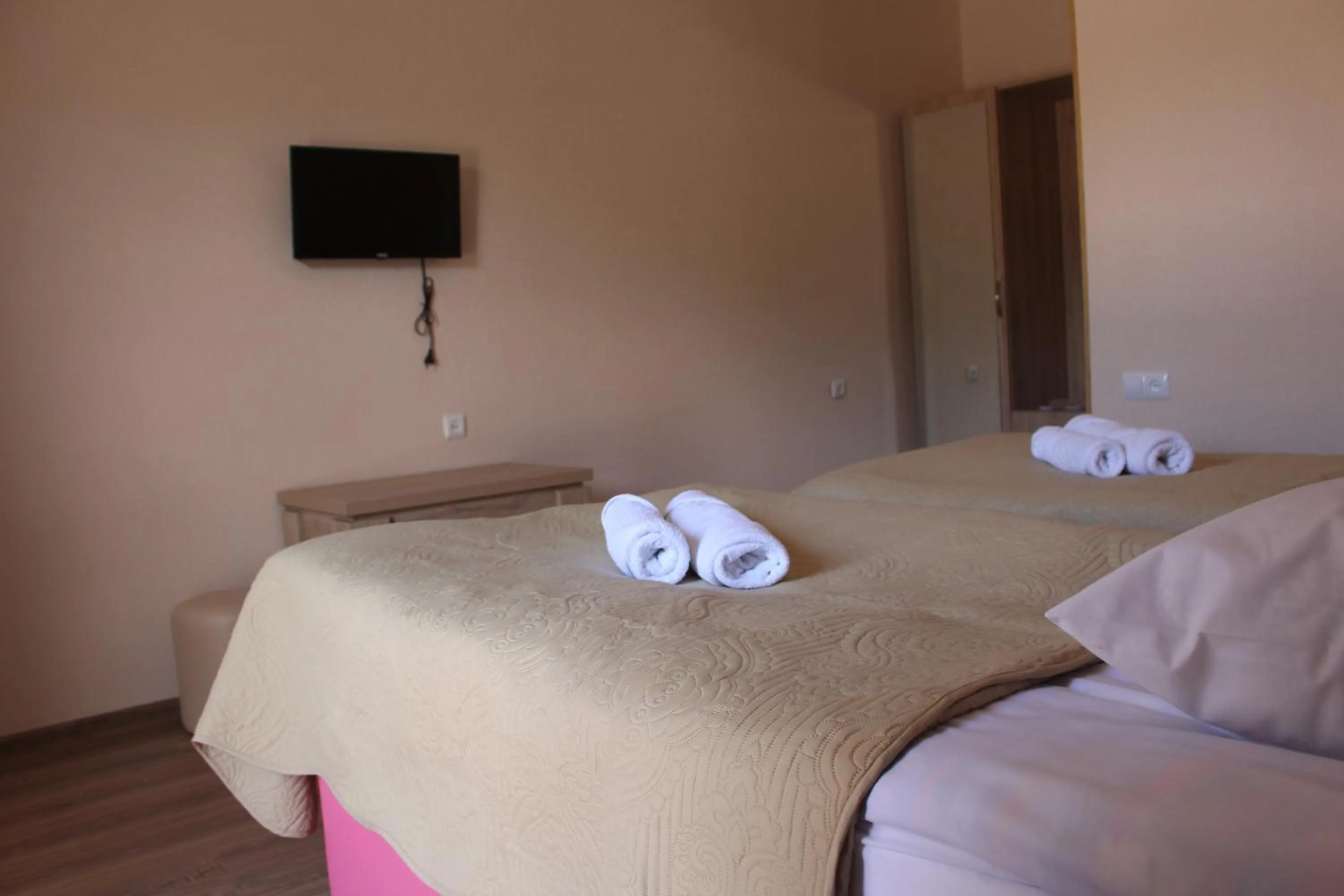 Steam room, Bed in Hotel Rabati