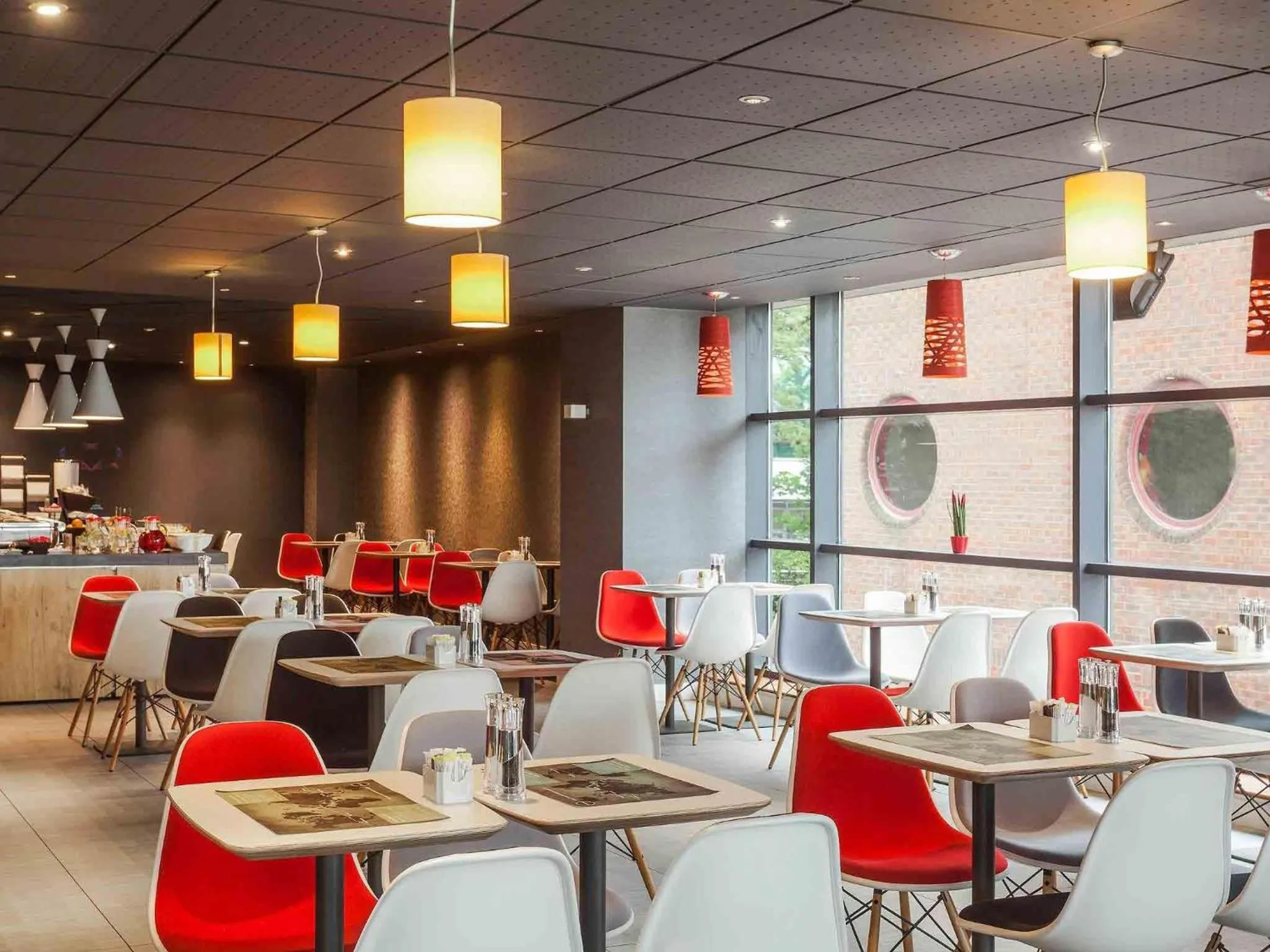 Restaurant/places to eat in ibis London Wembley