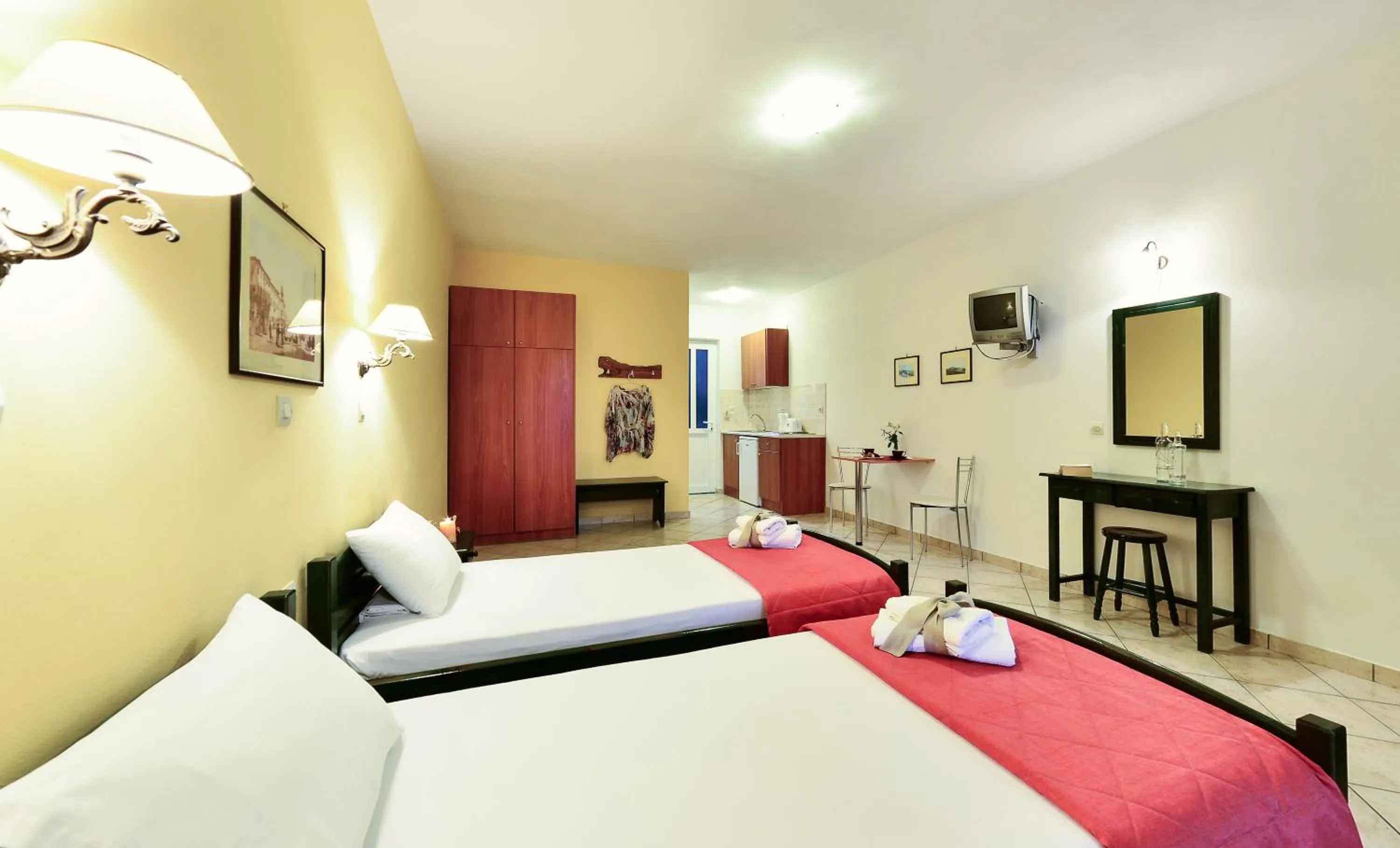 TV and multimedia, Bed in Remezzo Studios & Apartments