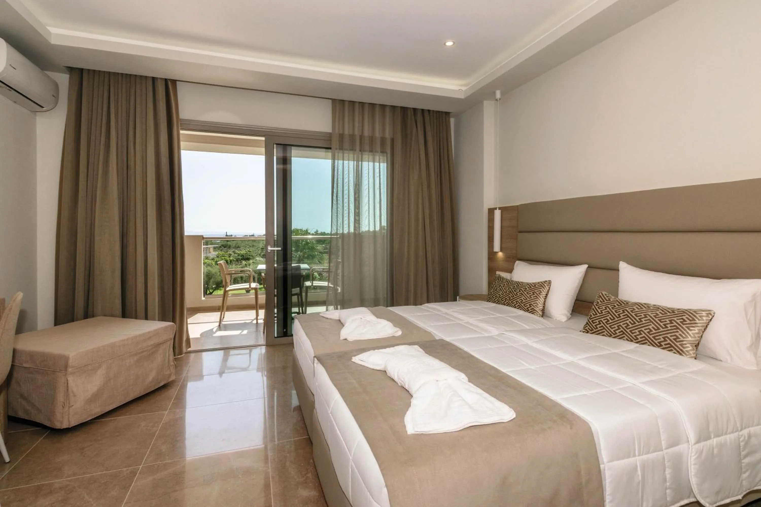 Bed in Remezzo Studios & Apartments