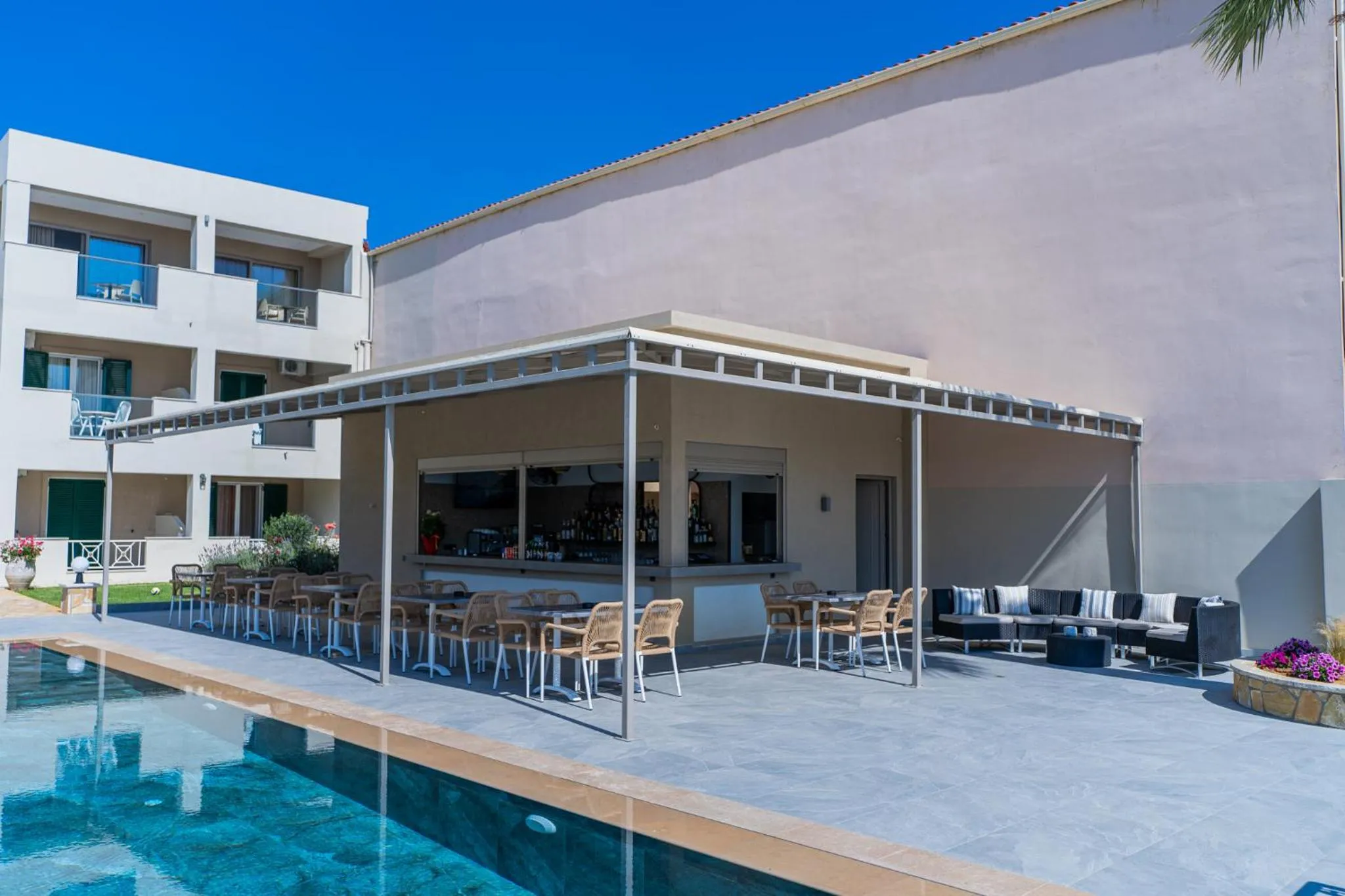 Restaurant/places to eat in Remezzo Studios & Apartments