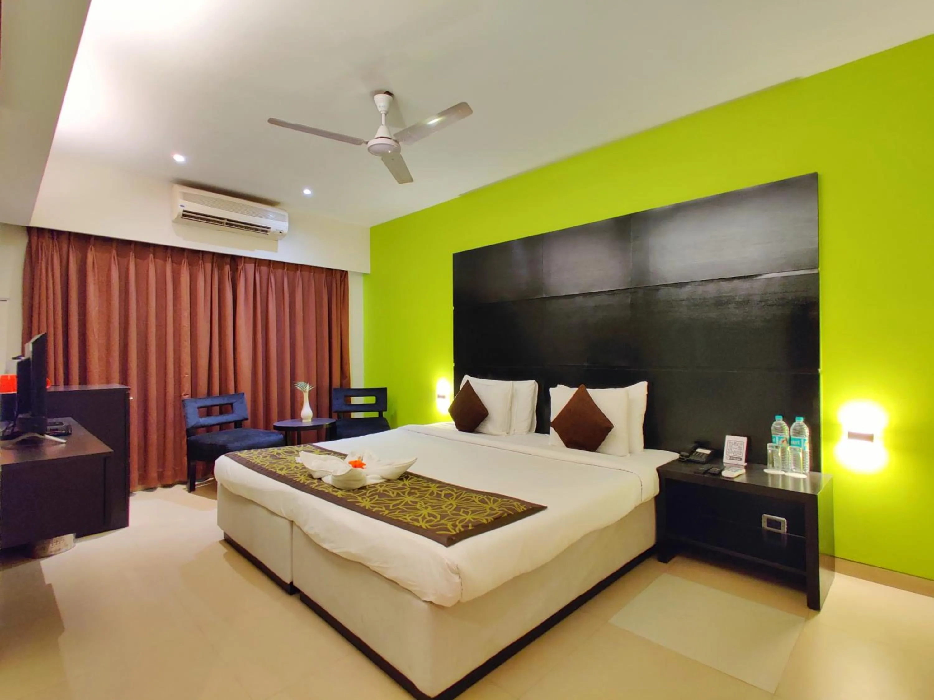 Bed in Citrus Hotel Lonavala