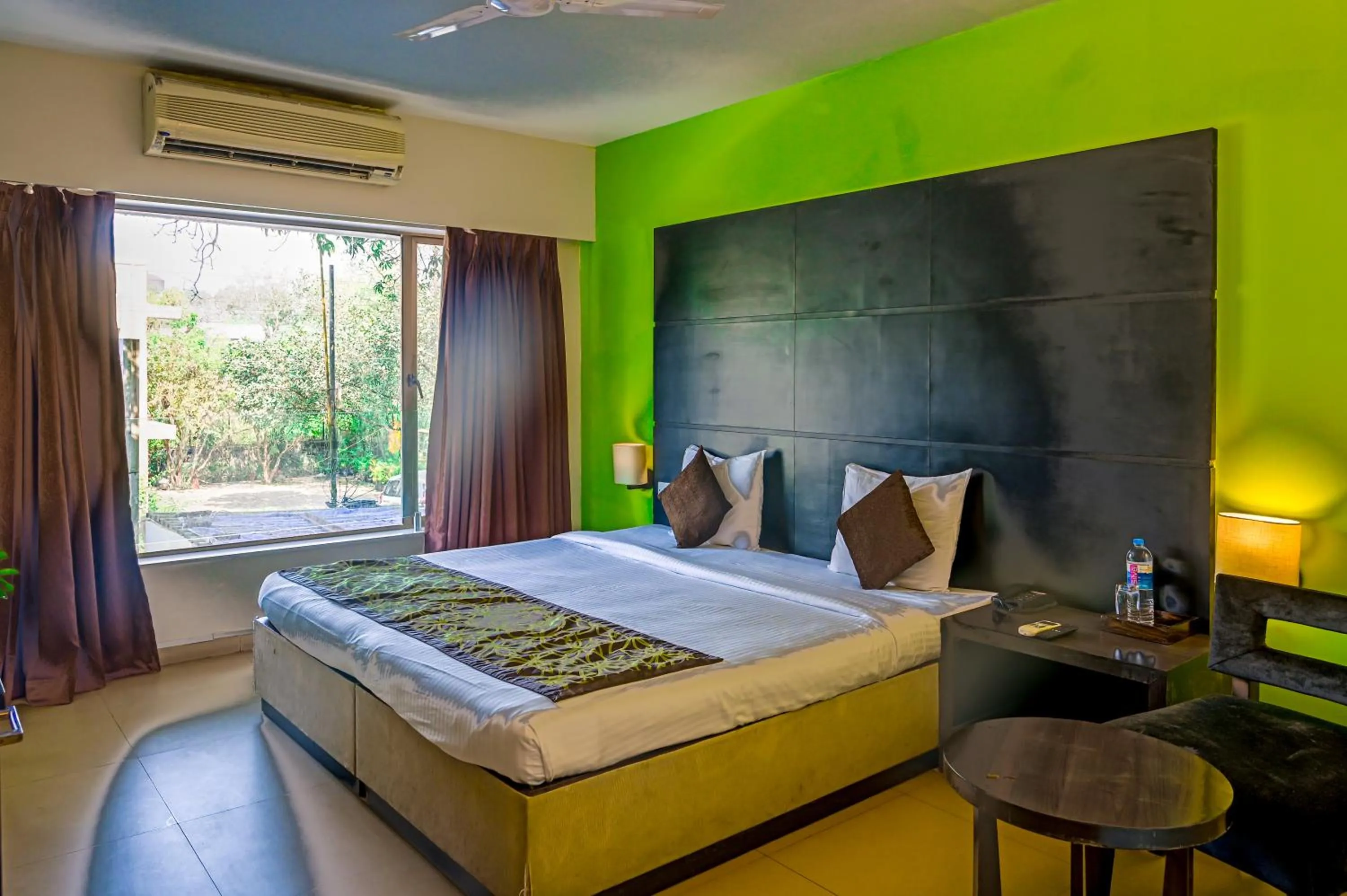 Bed in Citrus Hotel Lonavala