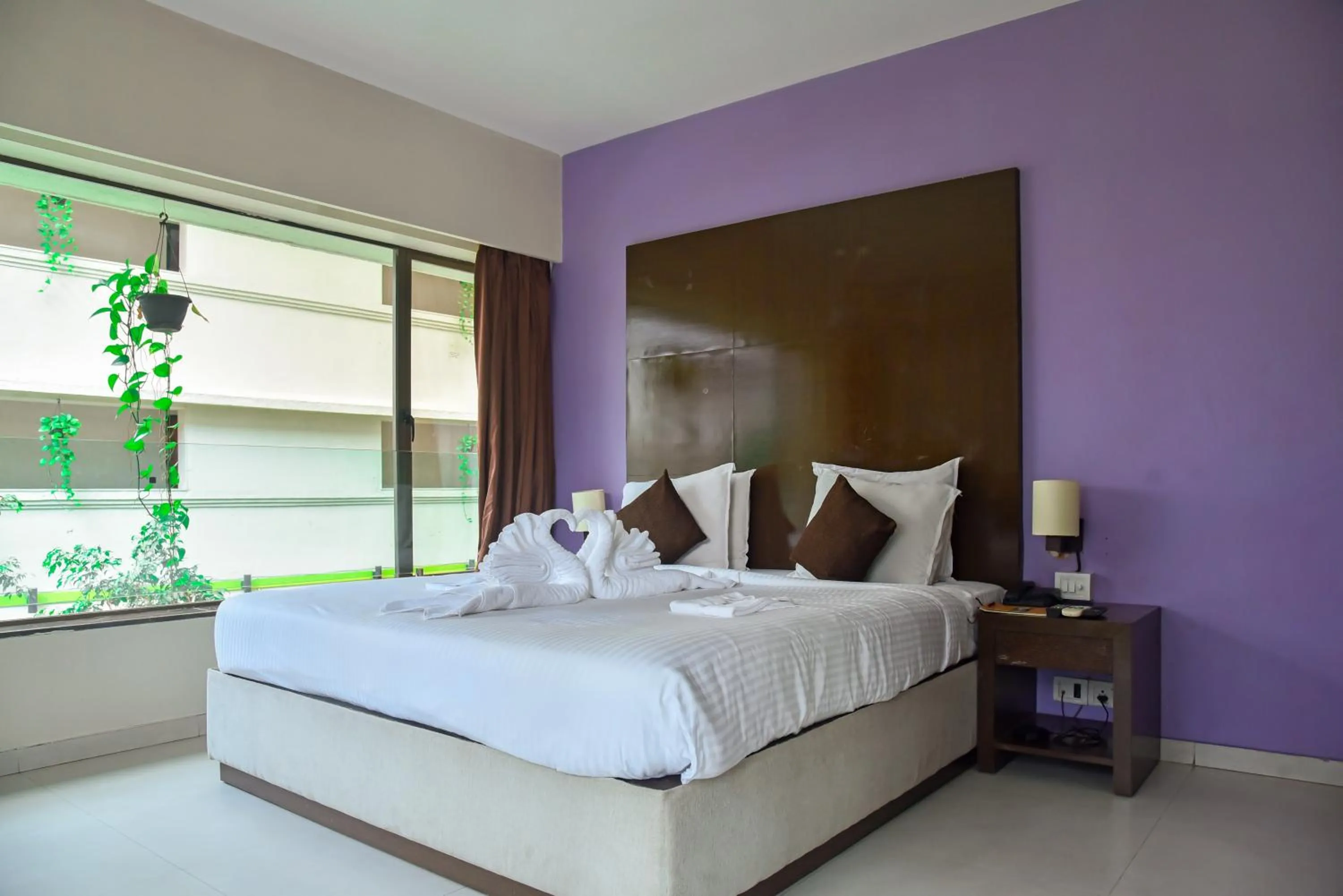 Bed in Citrus Hotel Lonavala