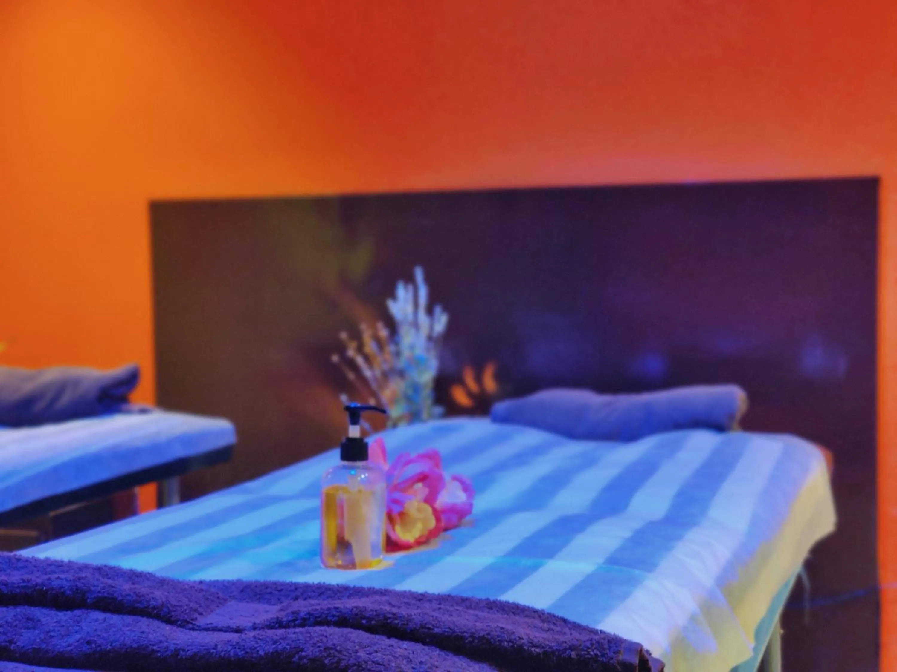 Bed in Citrus Hotel Lonavala