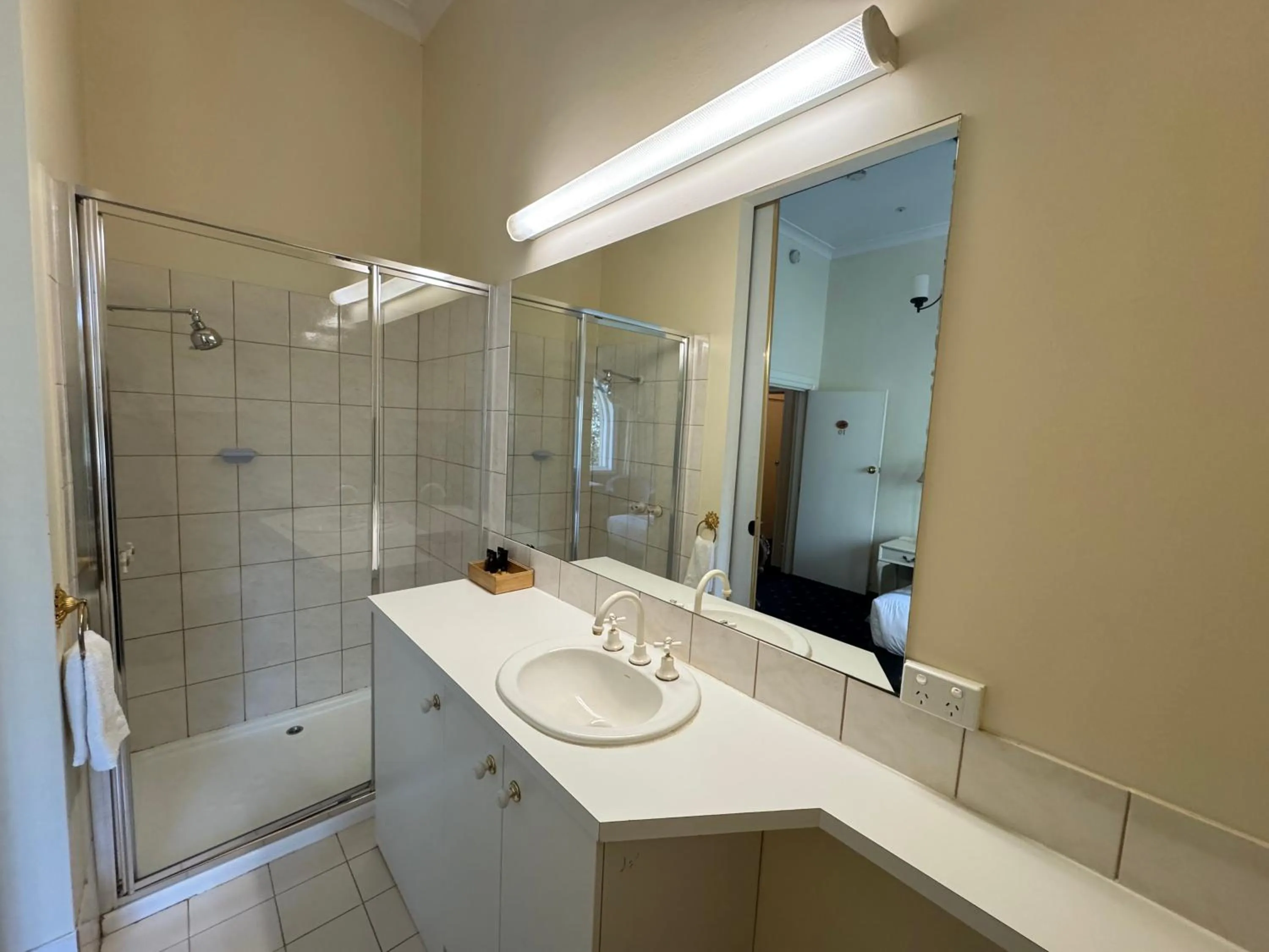 Toorak Manor Hotel Free Parking