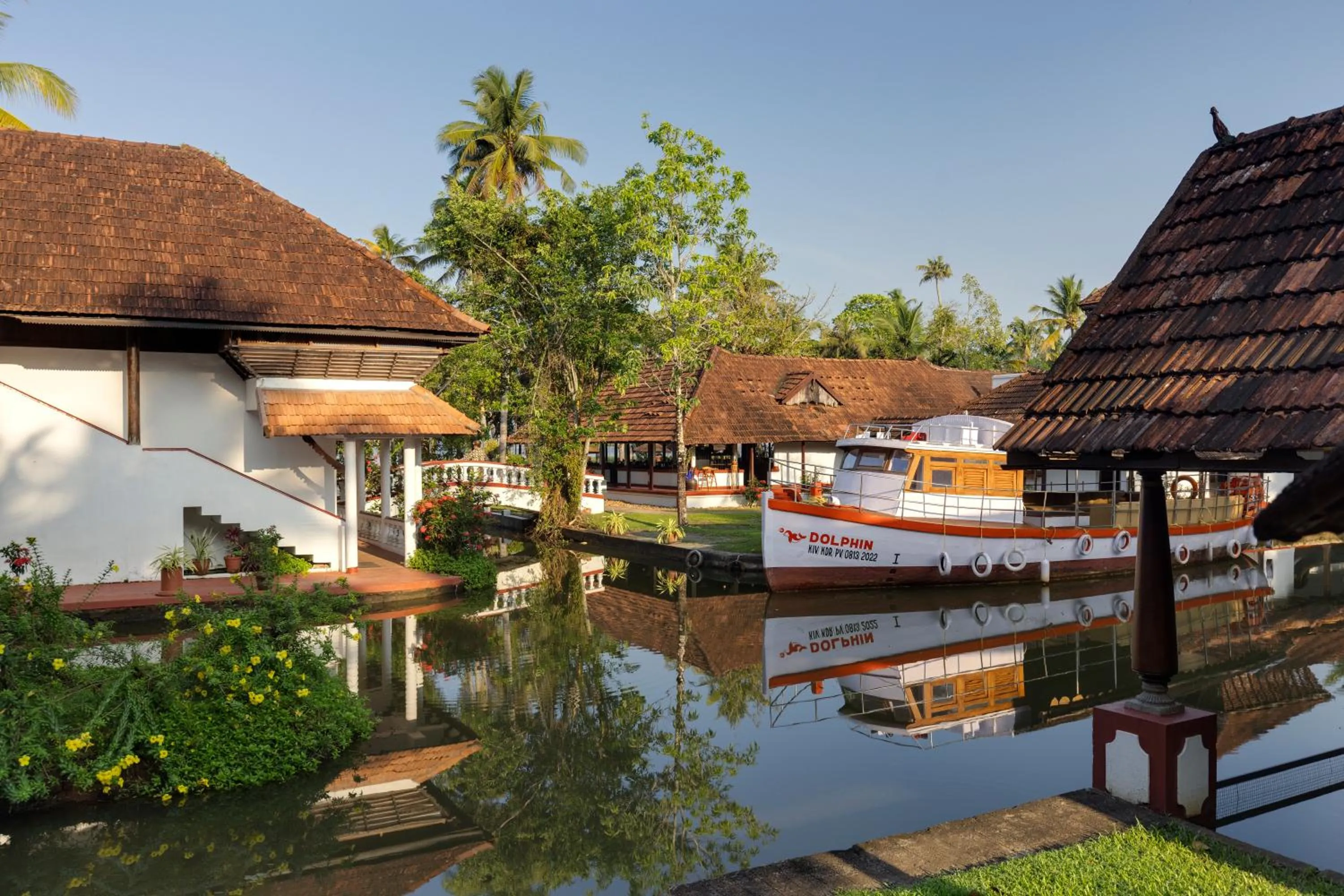 Property building in Coconut Lagoon Kumarakom - A CGH Earth Experience