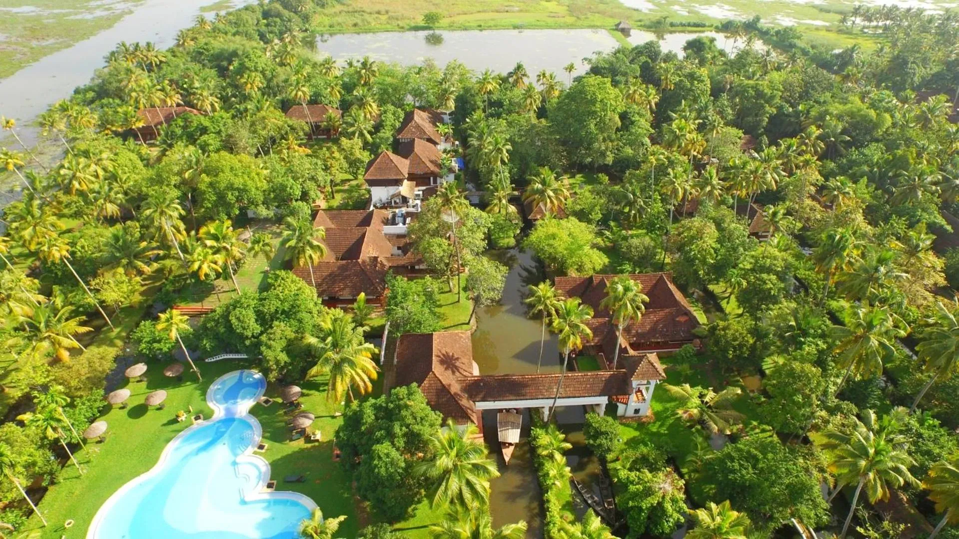 Coconut Lagoon Kumarakom - A CGH Earth Experience