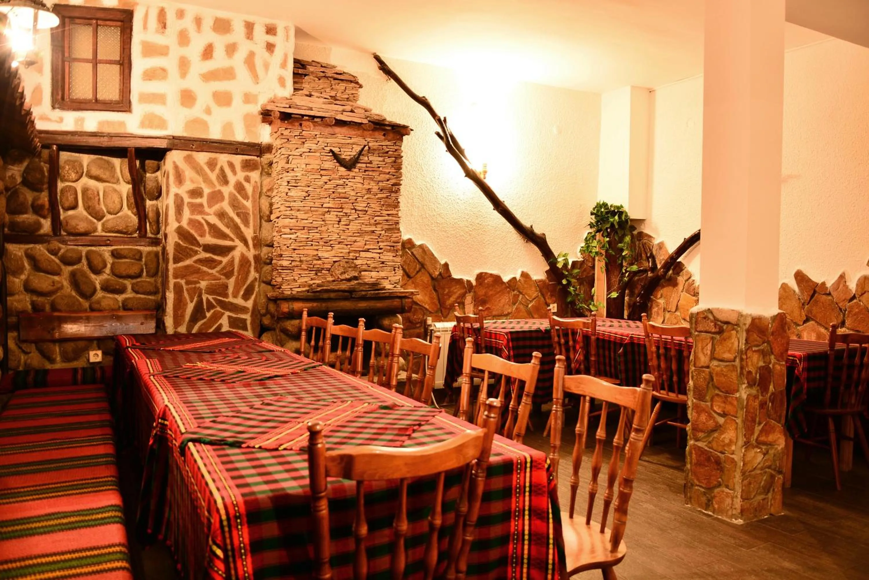 Restaurant/places to eat in Olymp Hotel