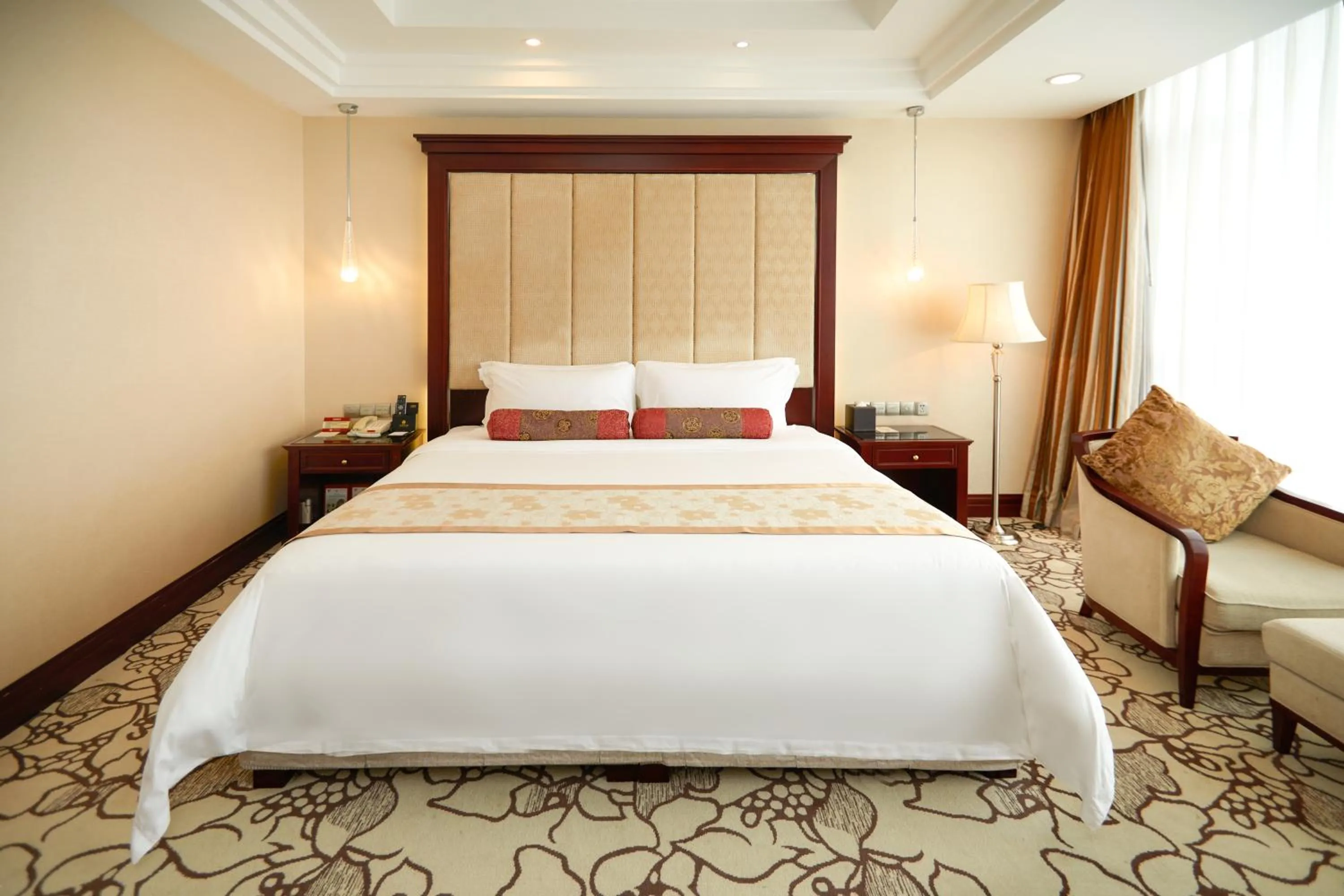 Bed in Soluxe Hotel Guangzhou