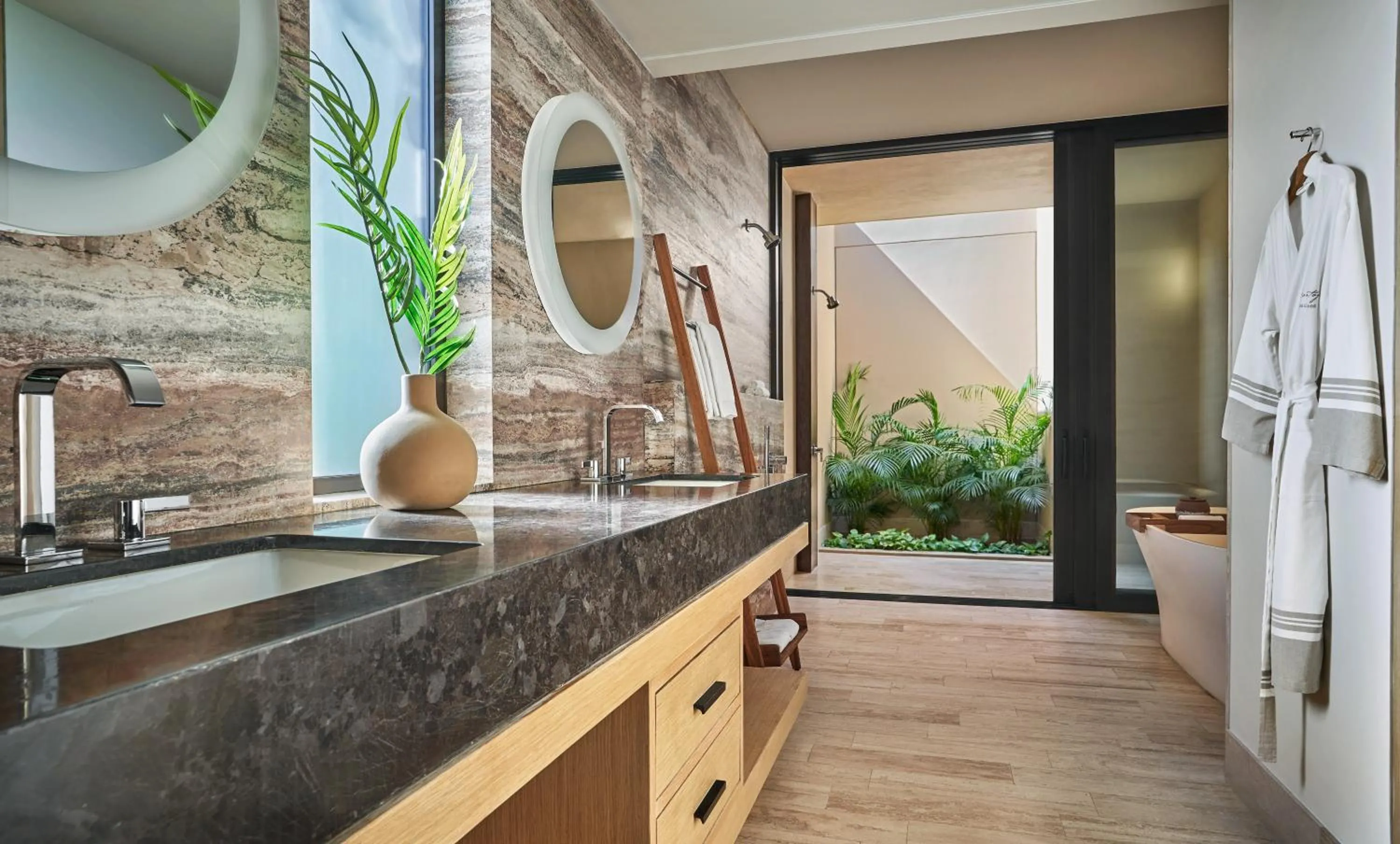 Shower in Montage Los Cabos