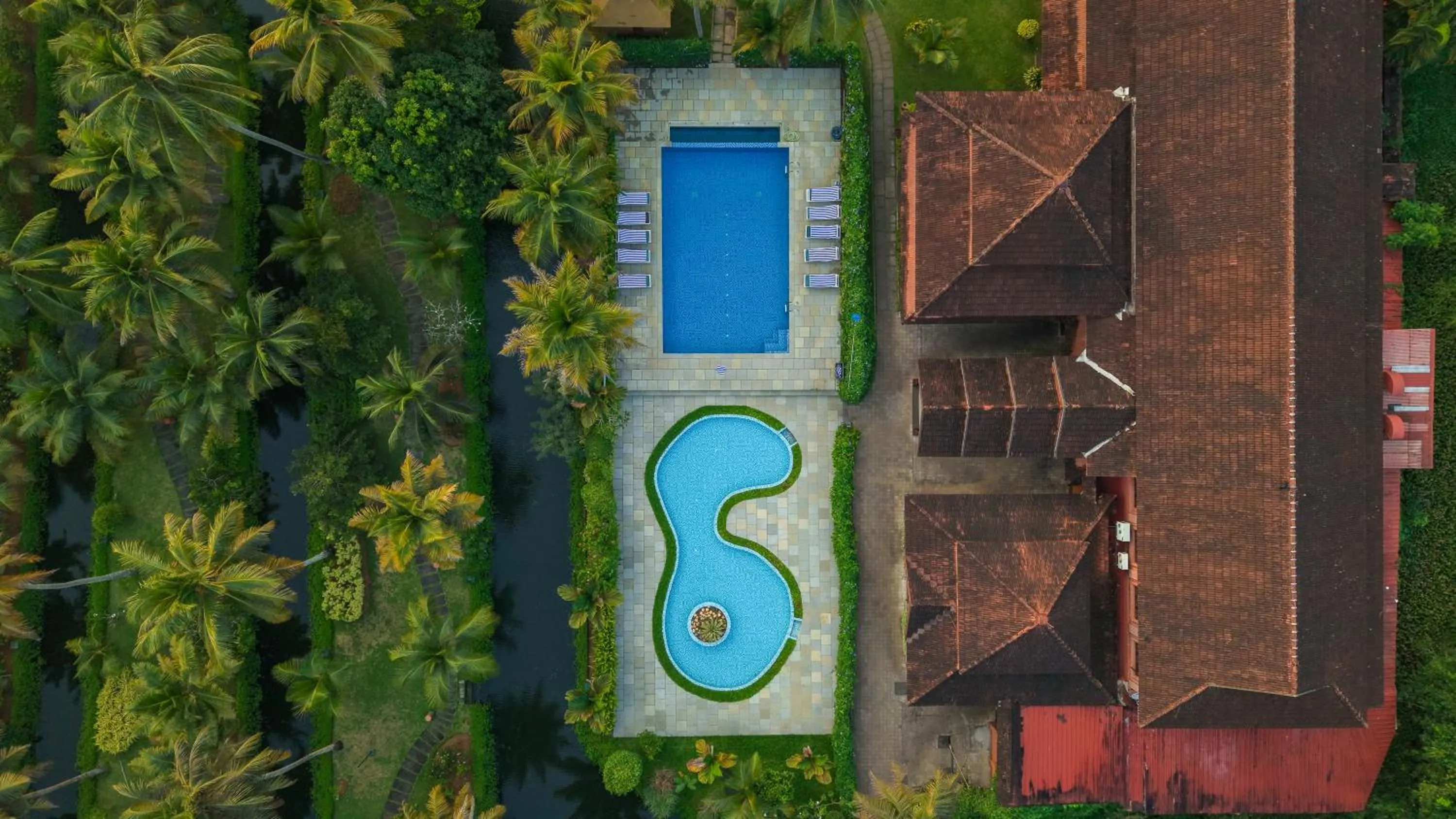 Property building in Lakesong Resort