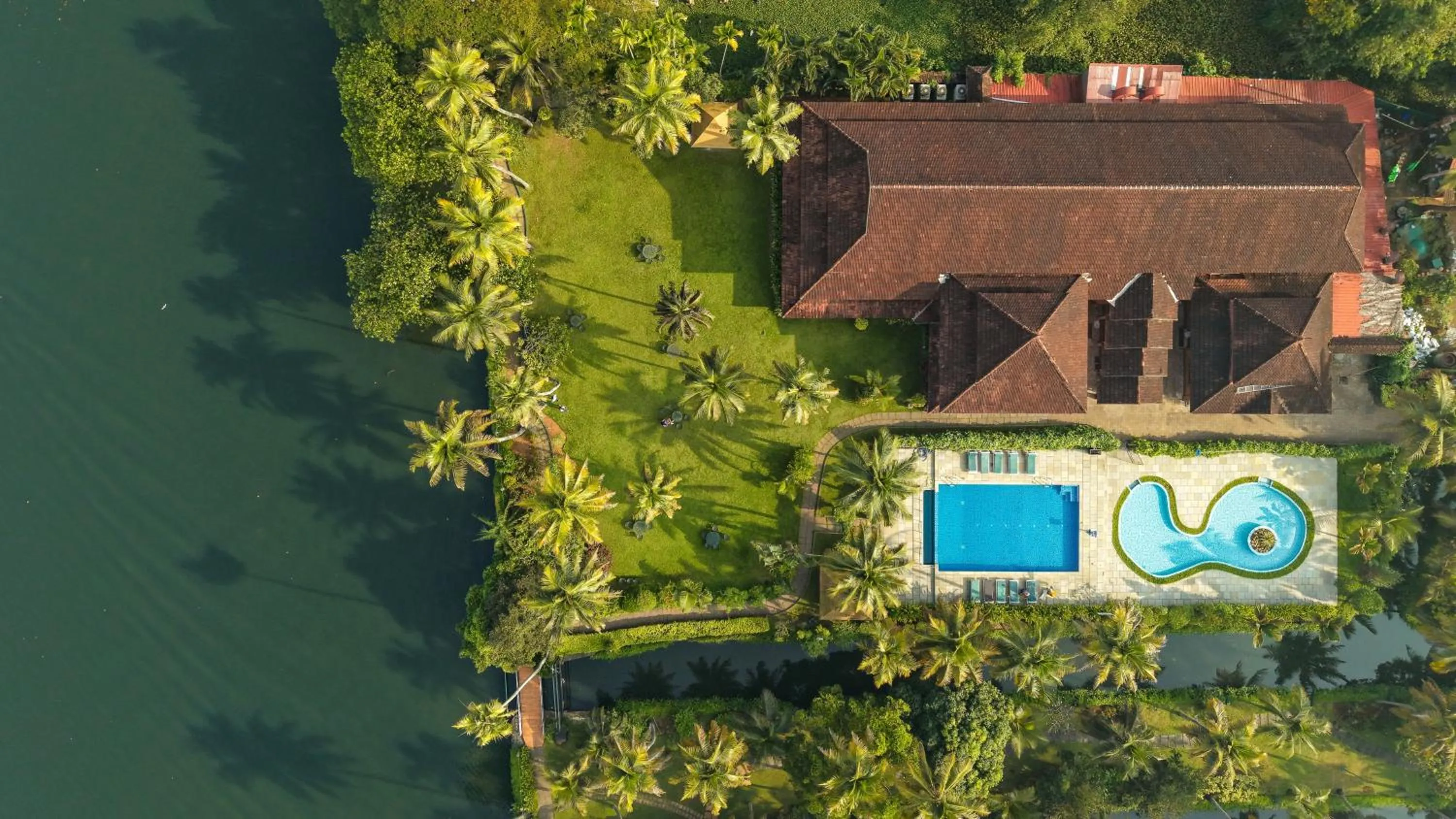 Property building in Lakesong Resort