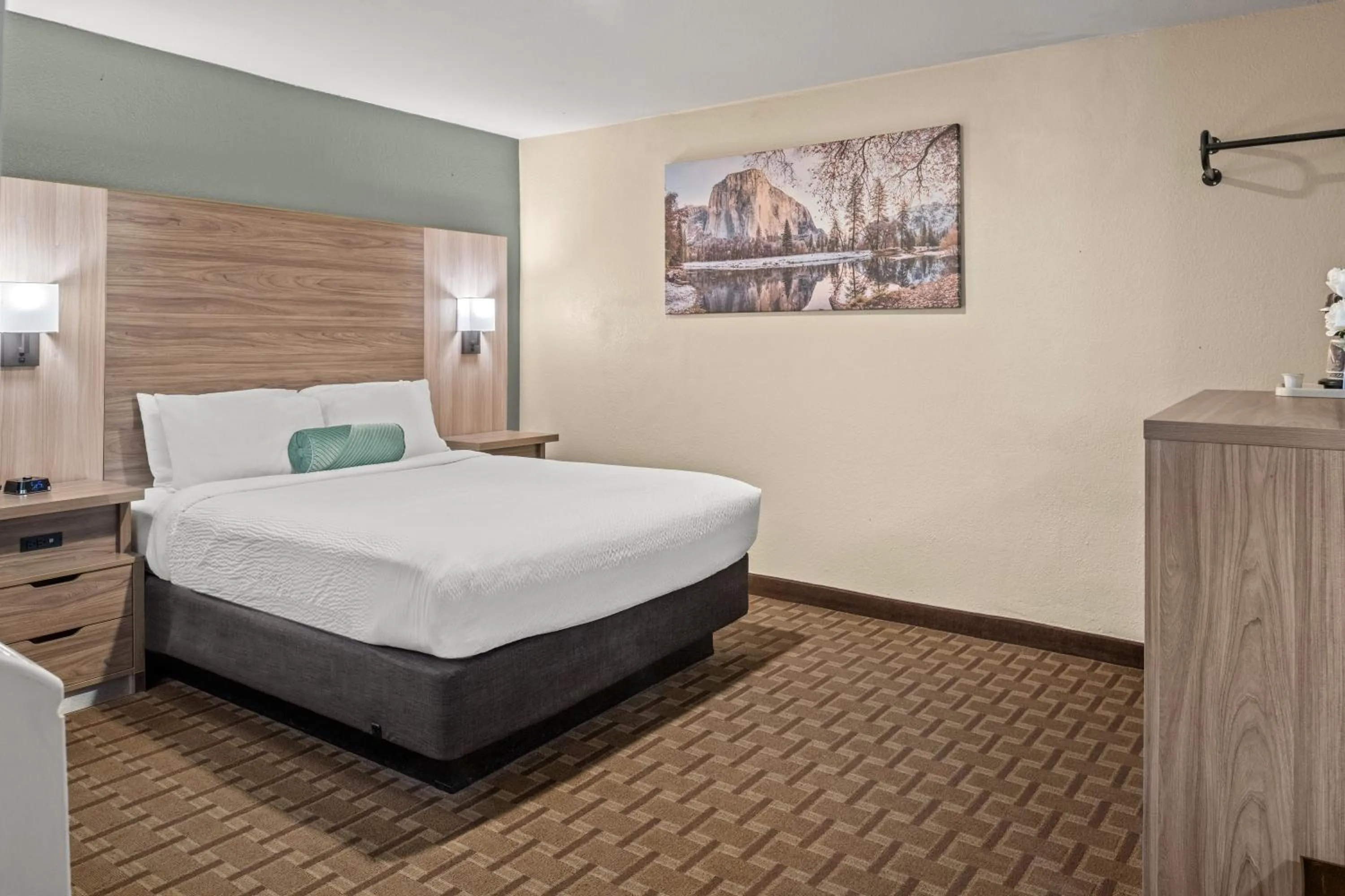 Bedroom, Bed in Buck Meadows Lodge