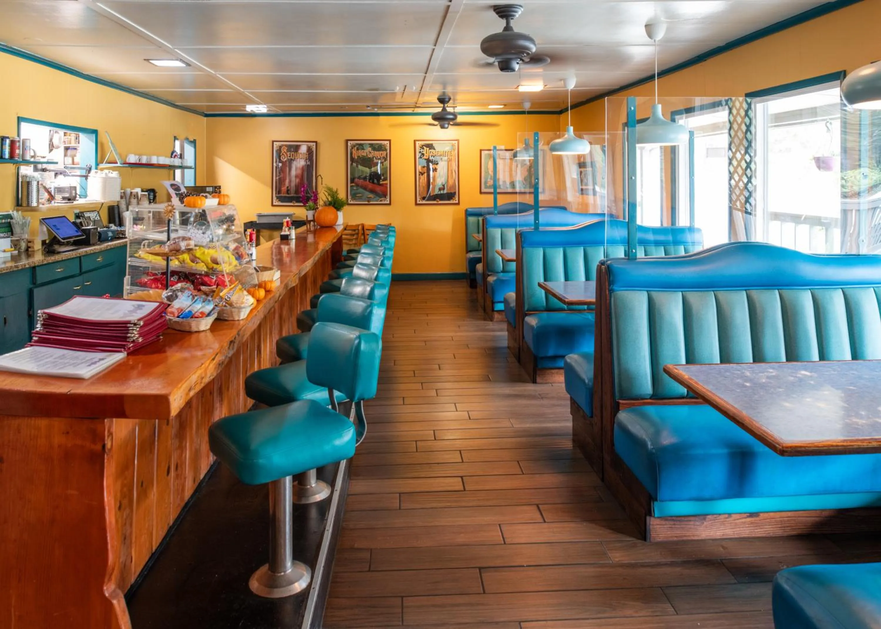 Restaurant/places to eat in Buck Meadows Lodge