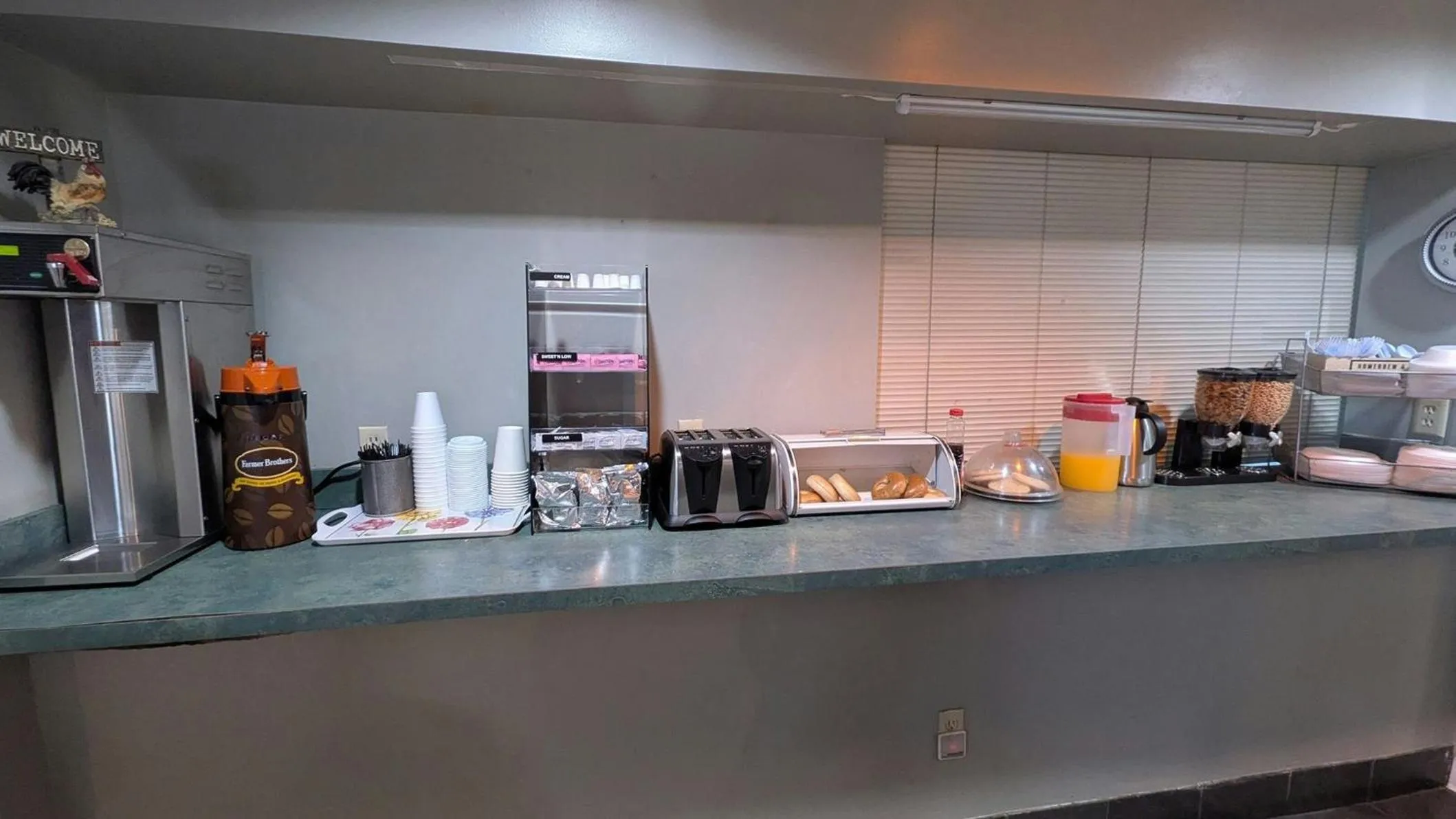 Breakfast in Inn of Loudon