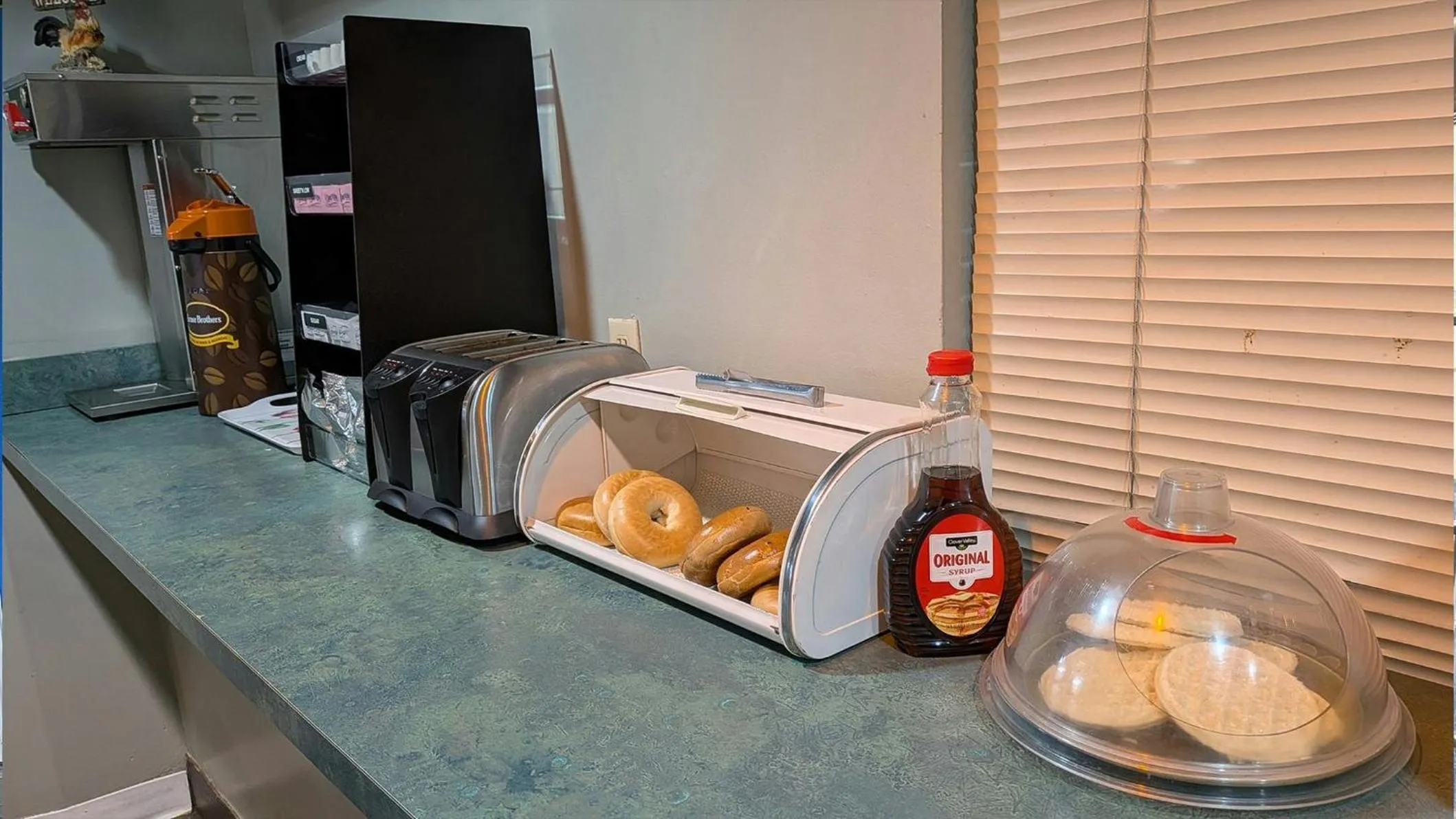 Breakfast in Inn of Loudon