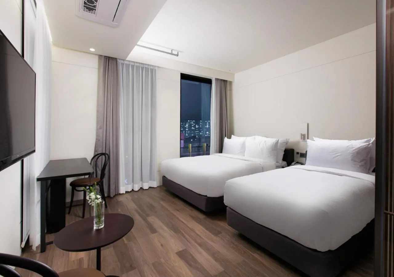 Photo of the whole room, Bed in Park Marine Hotel