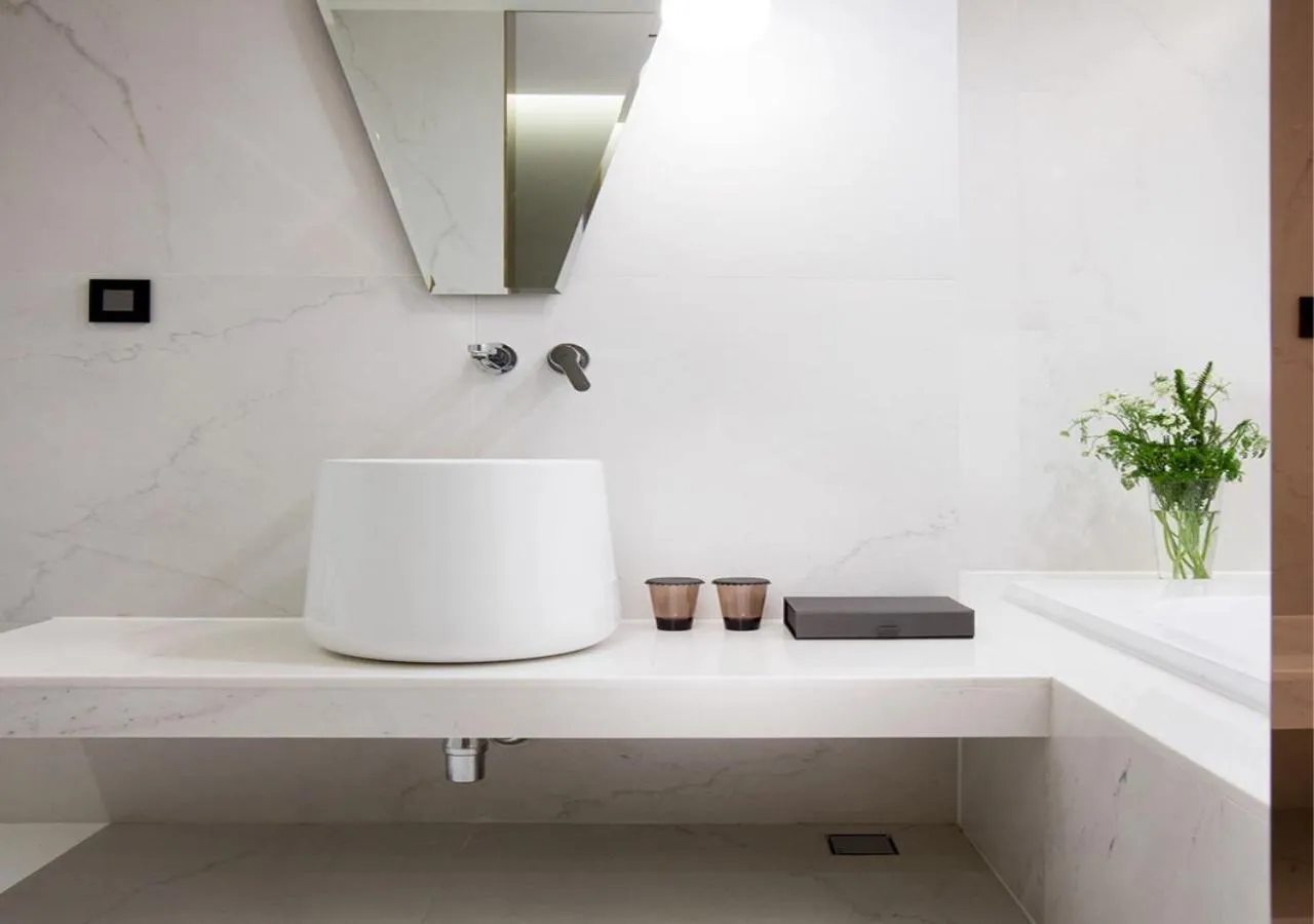 Bathroom in Park Marine Hotel