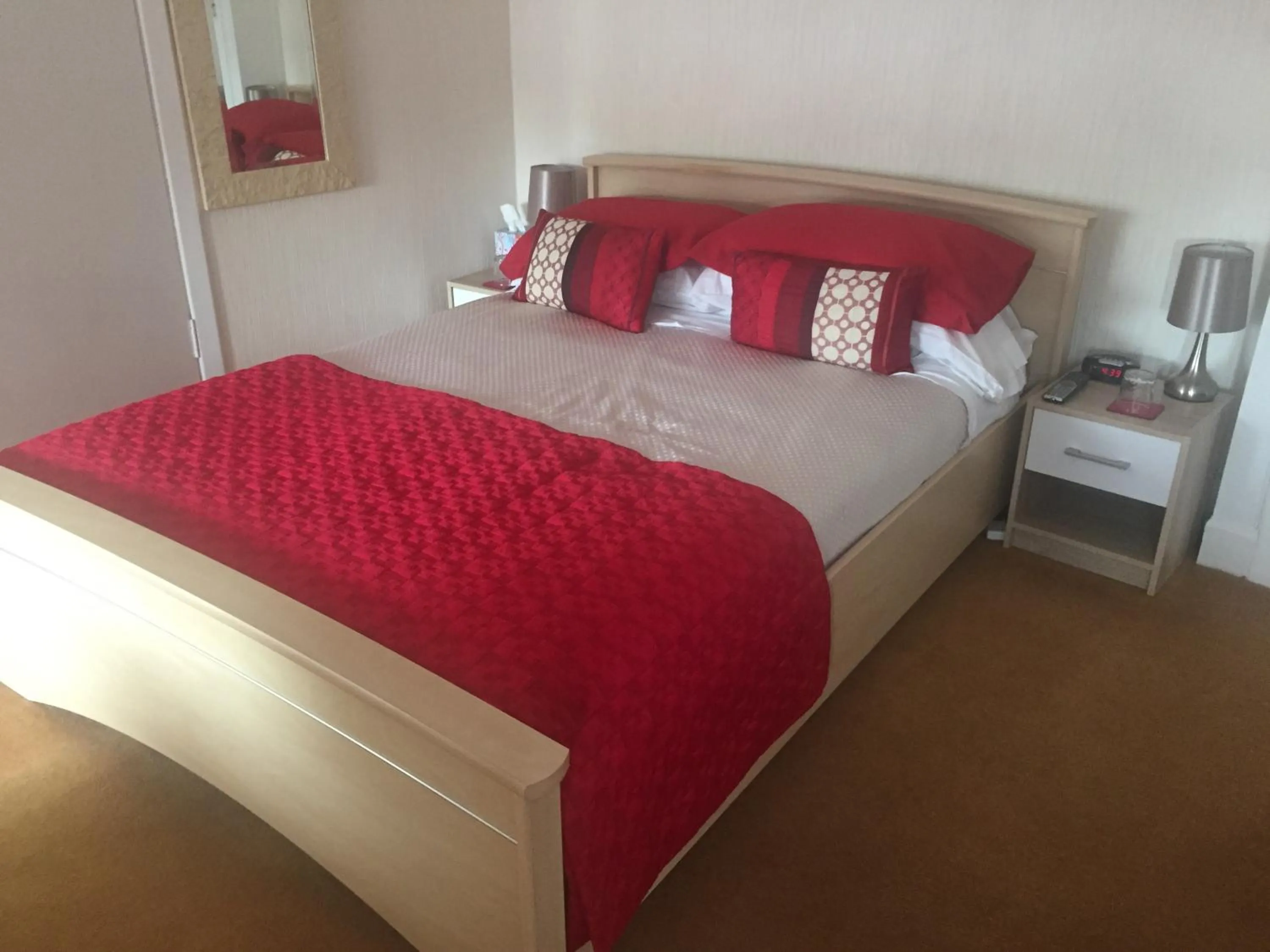 Bed in The Arrandale Hotel