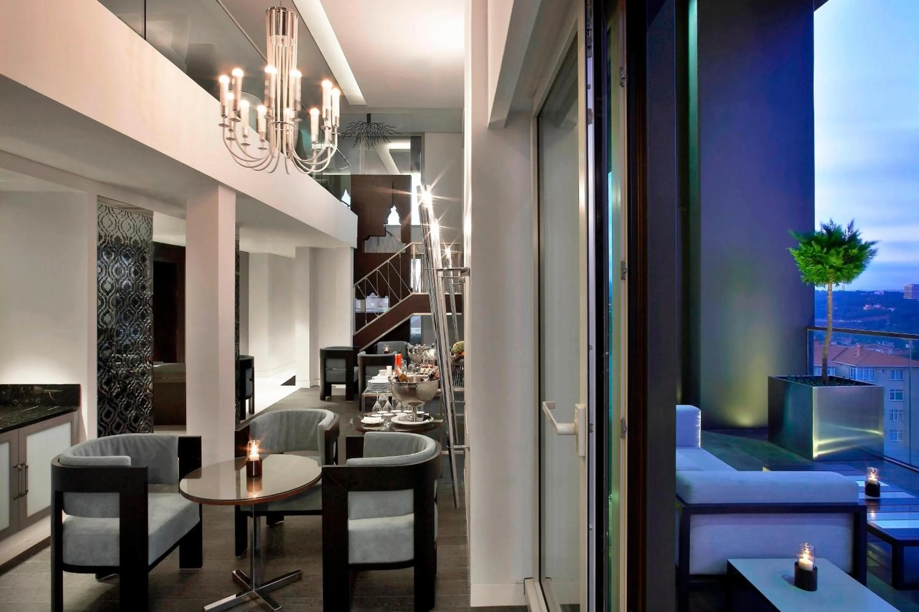 Lounge or bar in Le Meridien Istanbul Etiler