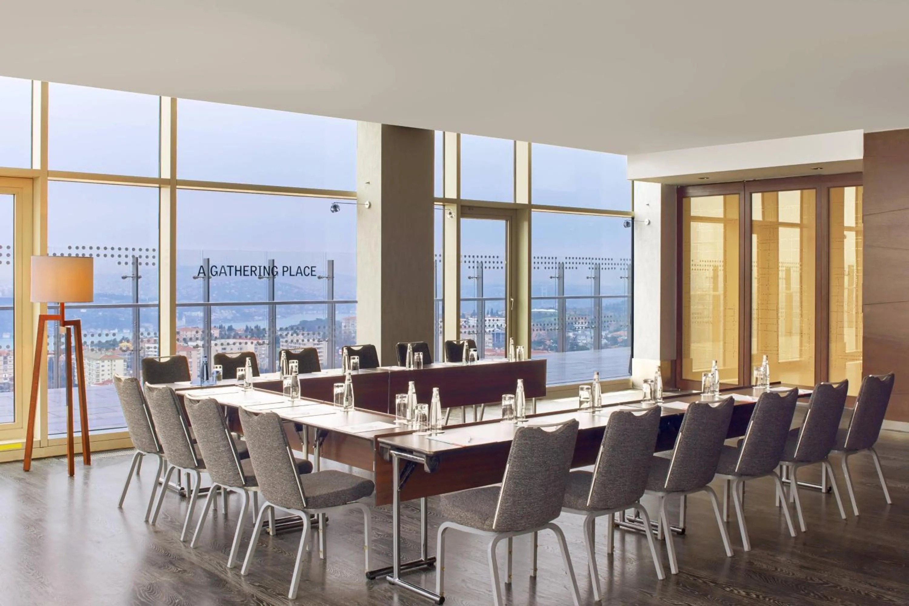 Lounge or bar in Le Meridien Istanbul Etiler