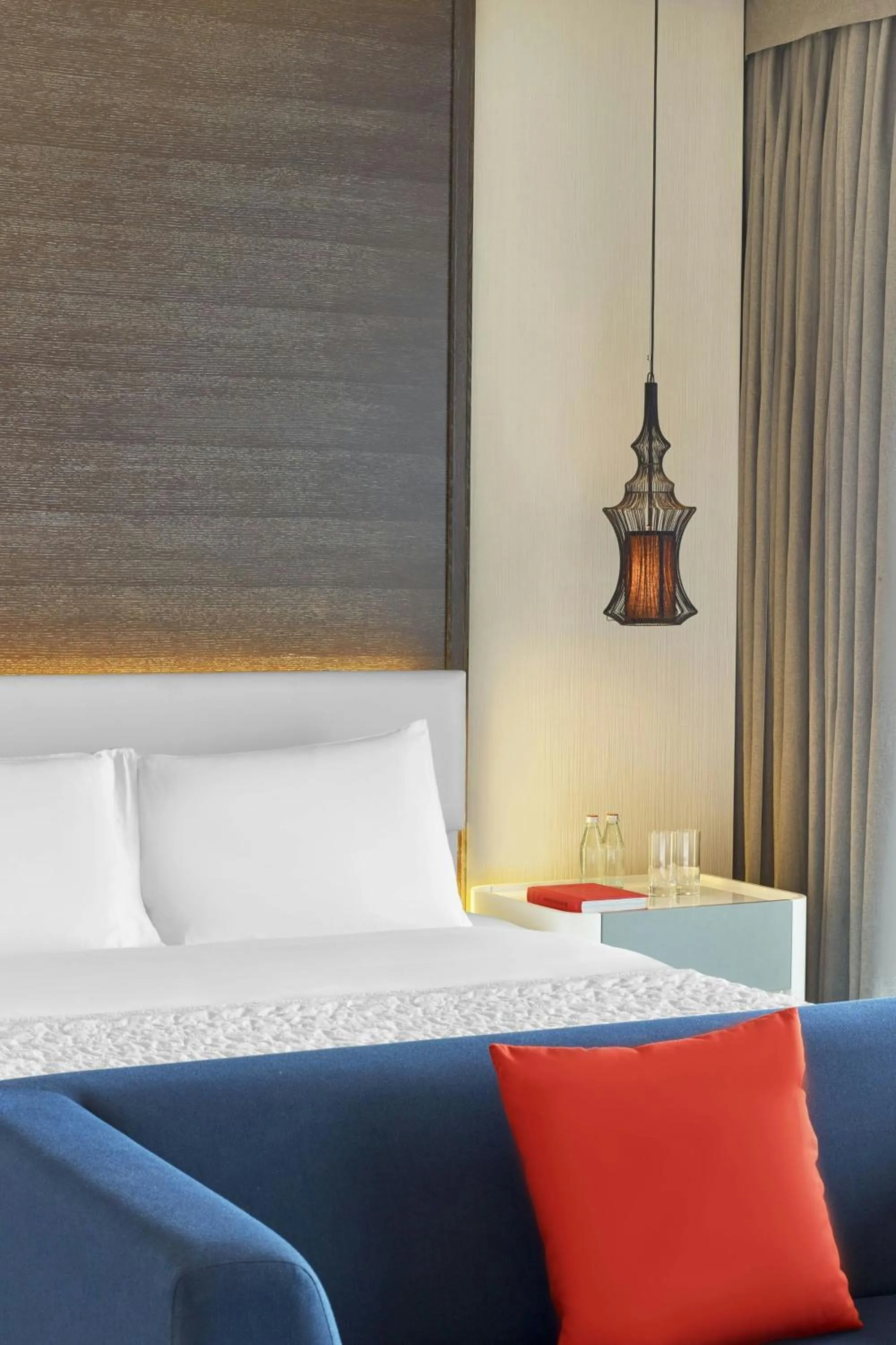 Photo of the whole room, Bed in Le Meridien Istanbul Etiler