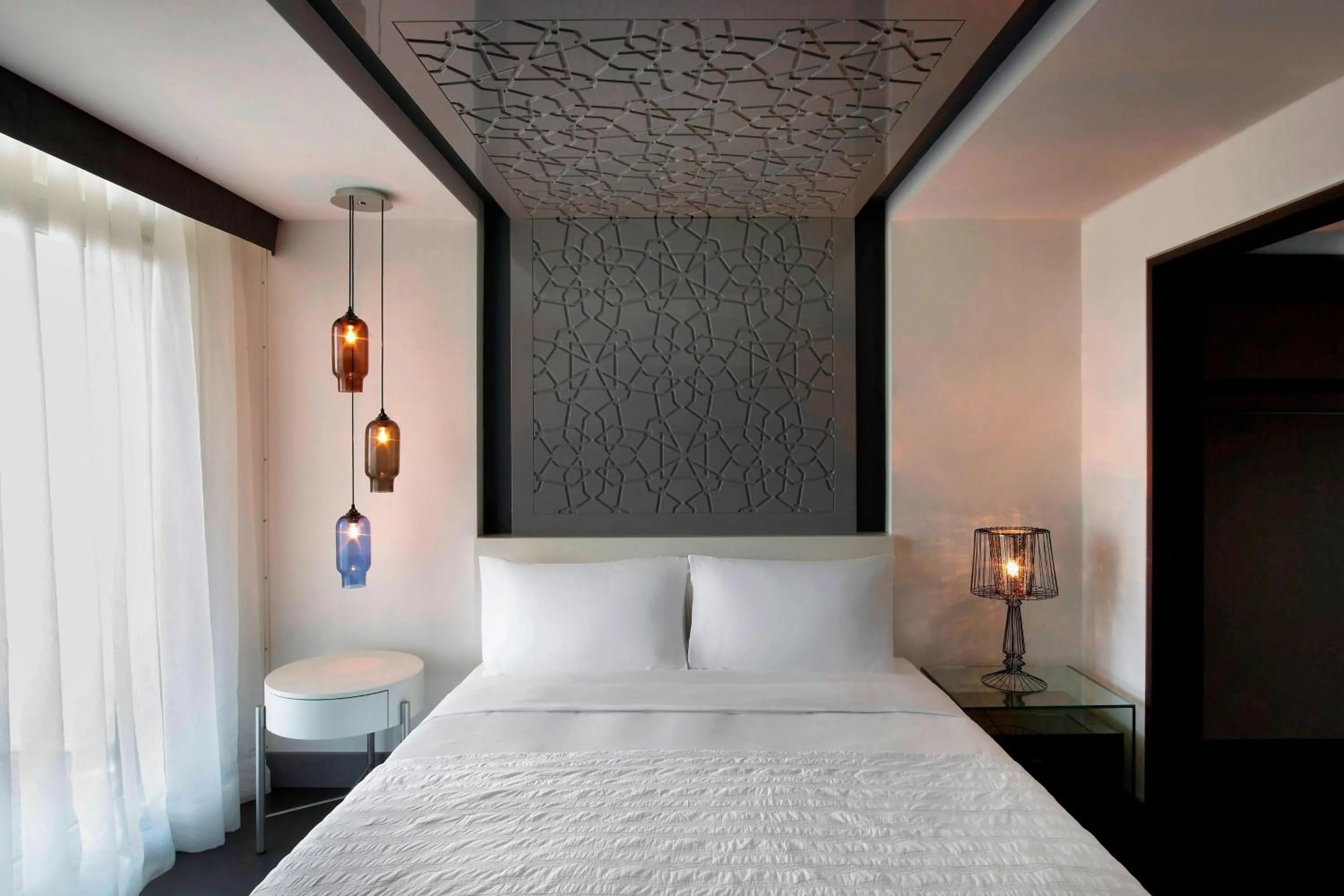 Bedroom, Bed in Le Meridien Istanbul Etiler