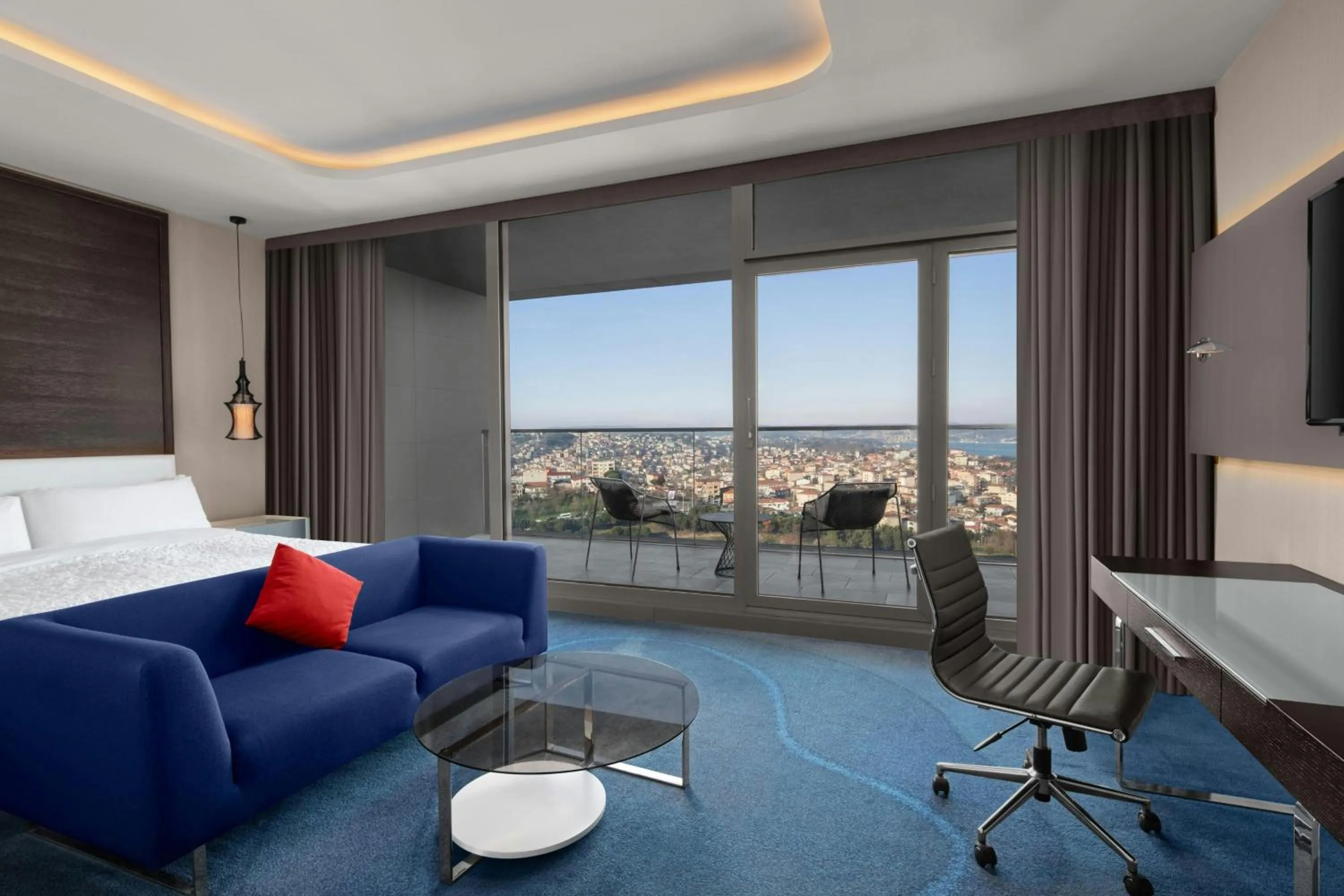 Photo of the whole room in Le Meridien Istanbul Etiler