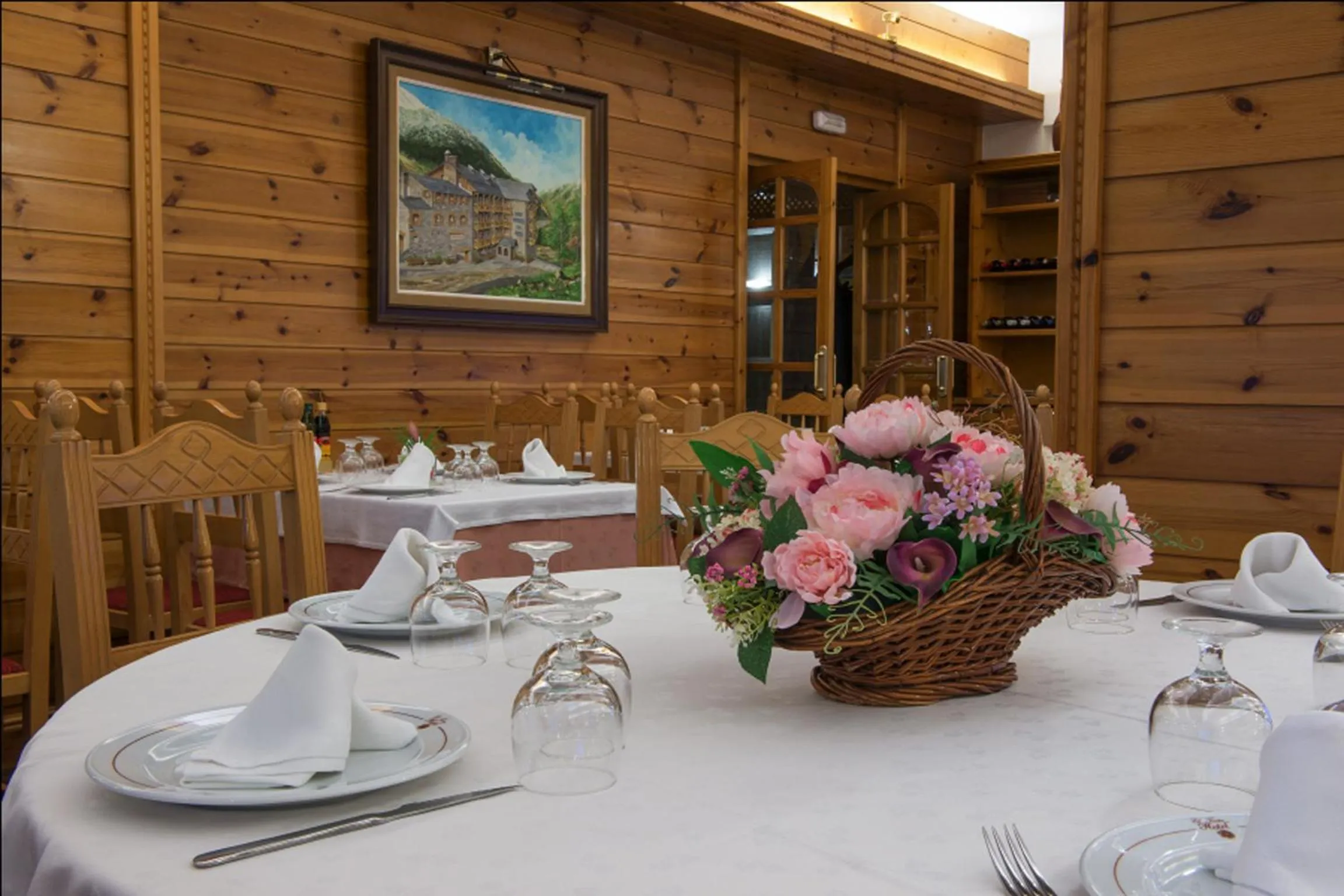 Restaurant/places to eat in Hotel del Tarter