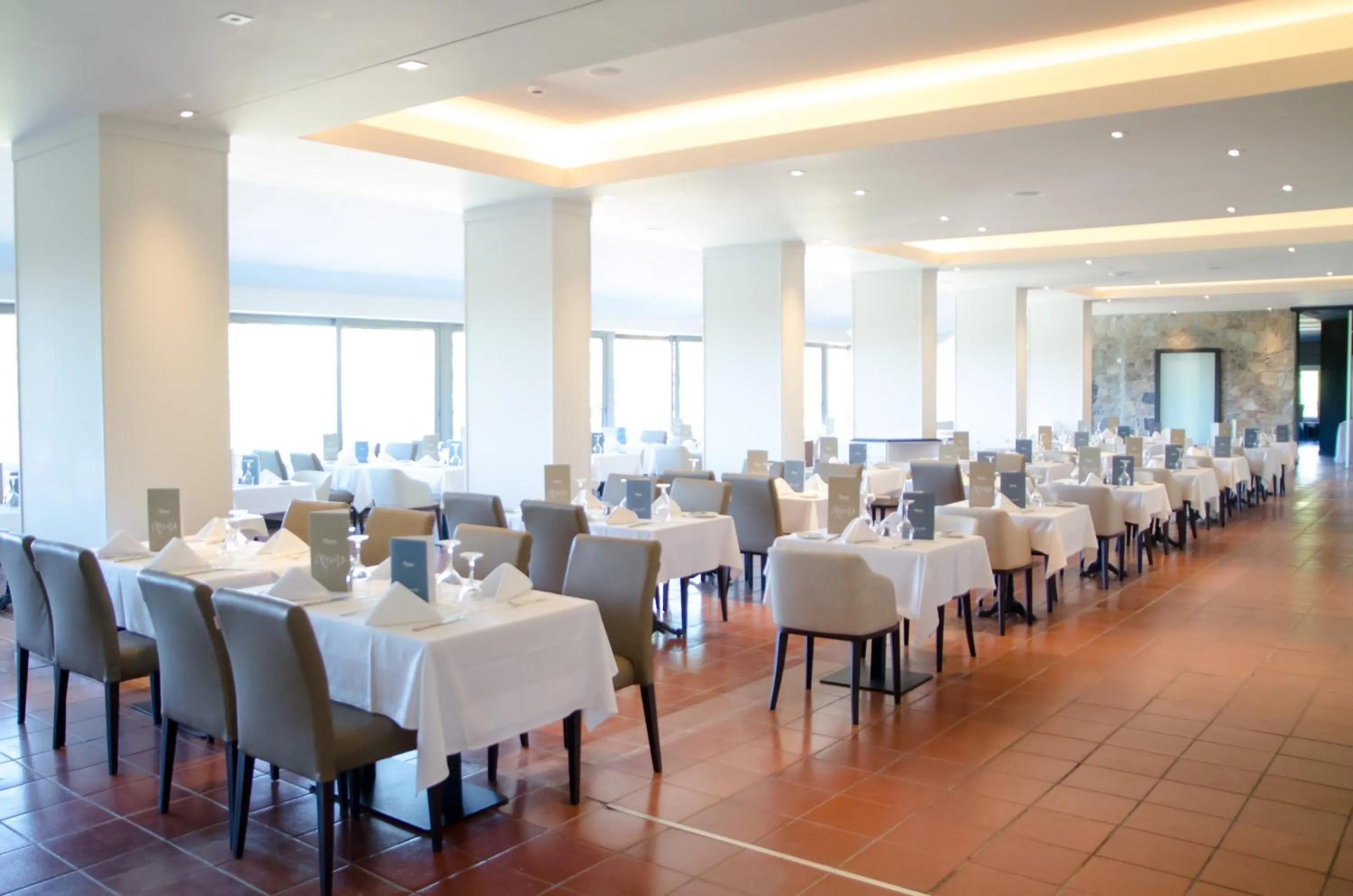 Restaurant/places to eat in Rodon Hotel and Resort