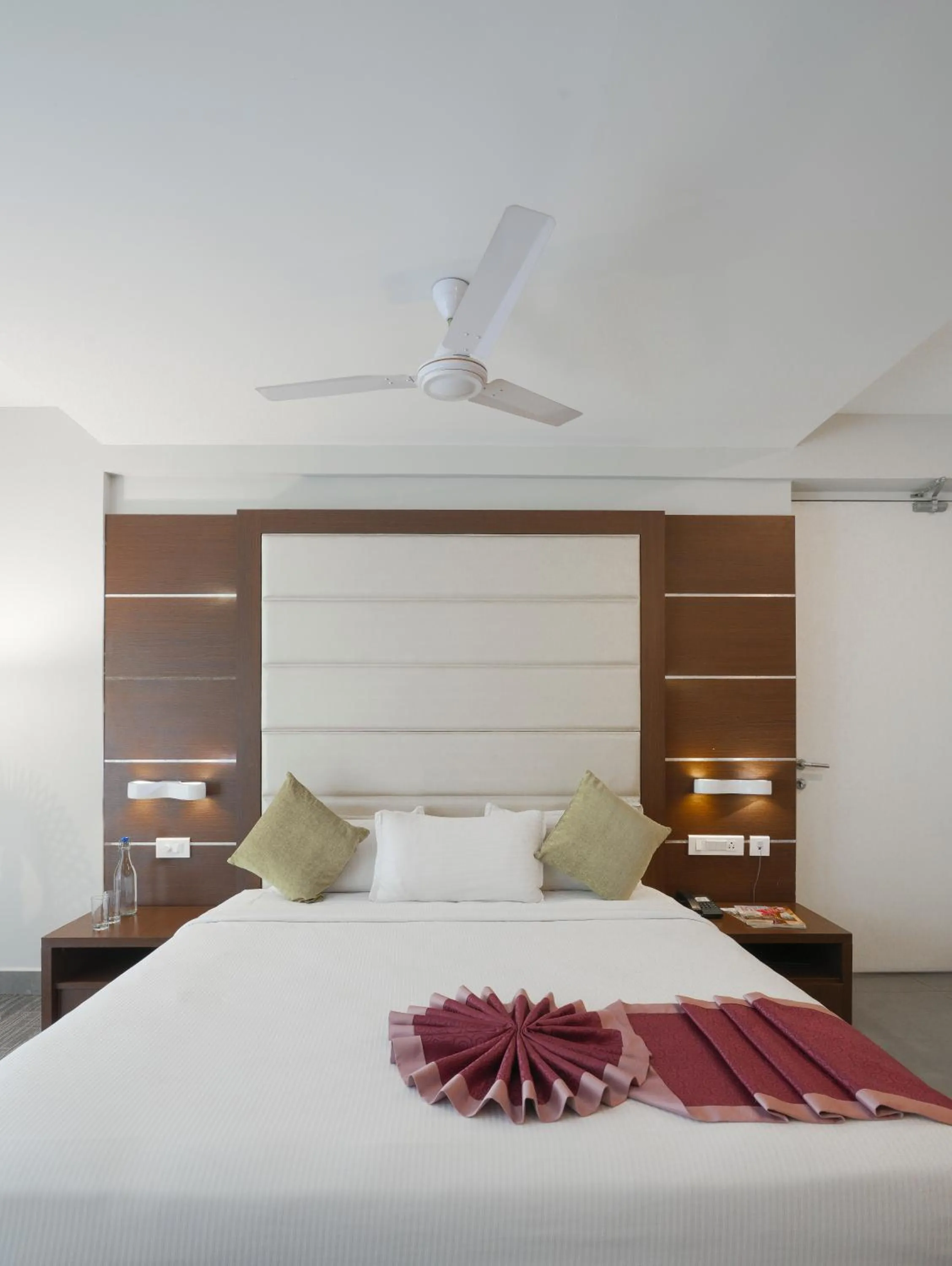 Bed in Eastend Munnar