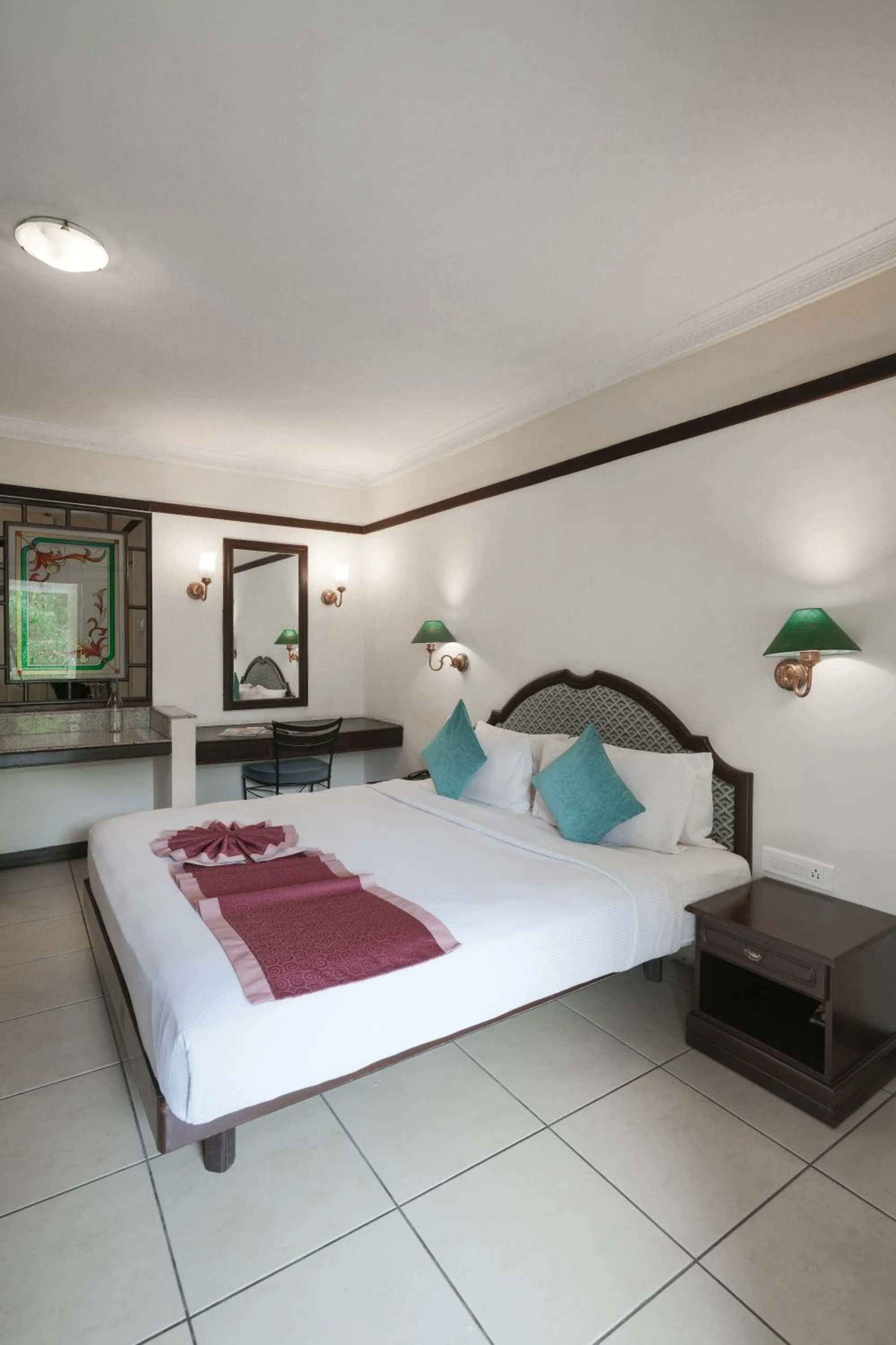 Bed in Eastend Munnar