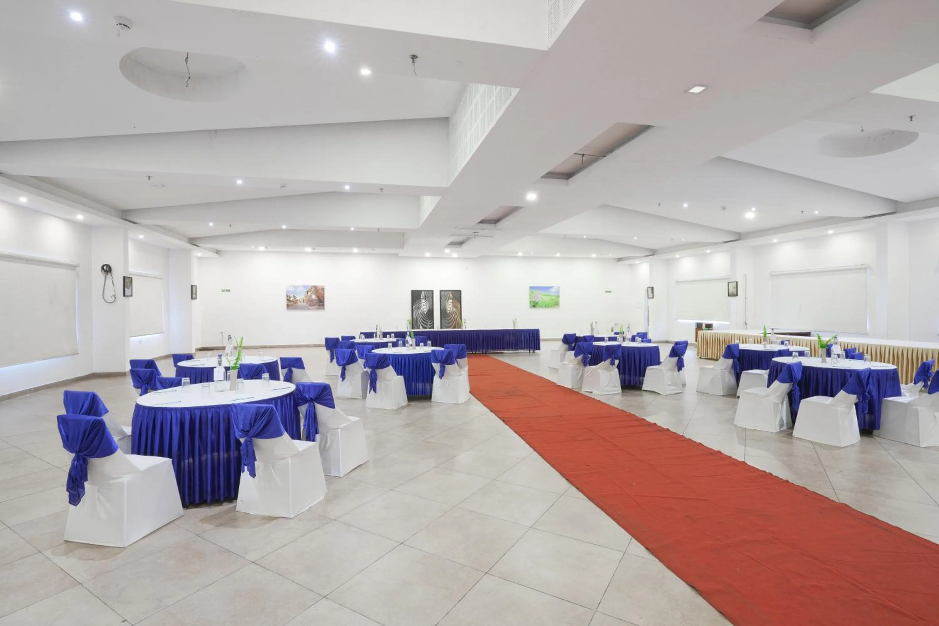 Banquet/Function facilities in Eastend Munnar