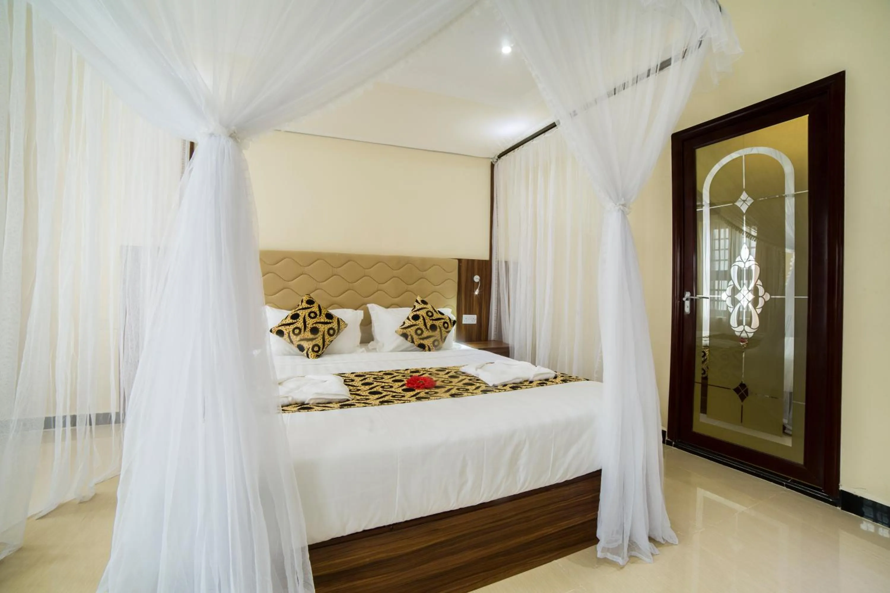 Photo of the whole room, Bed in Spice Palace Hotel