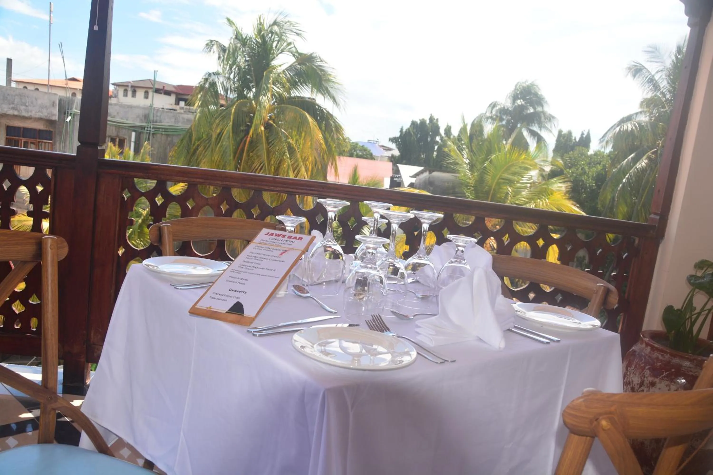 Restaurant/places to eat in Spice Palace Hotel