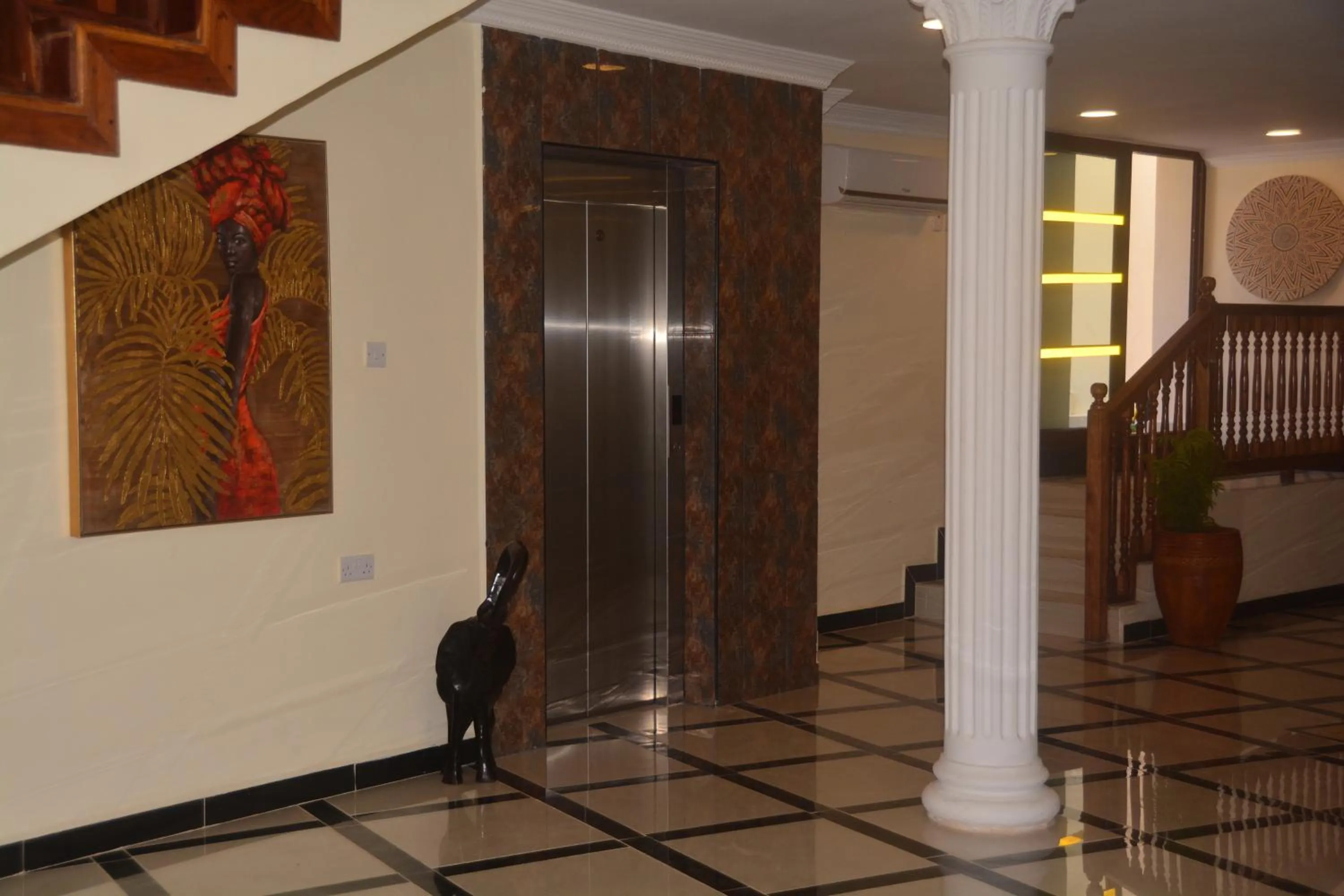 elevator in Spice Palace Hotel