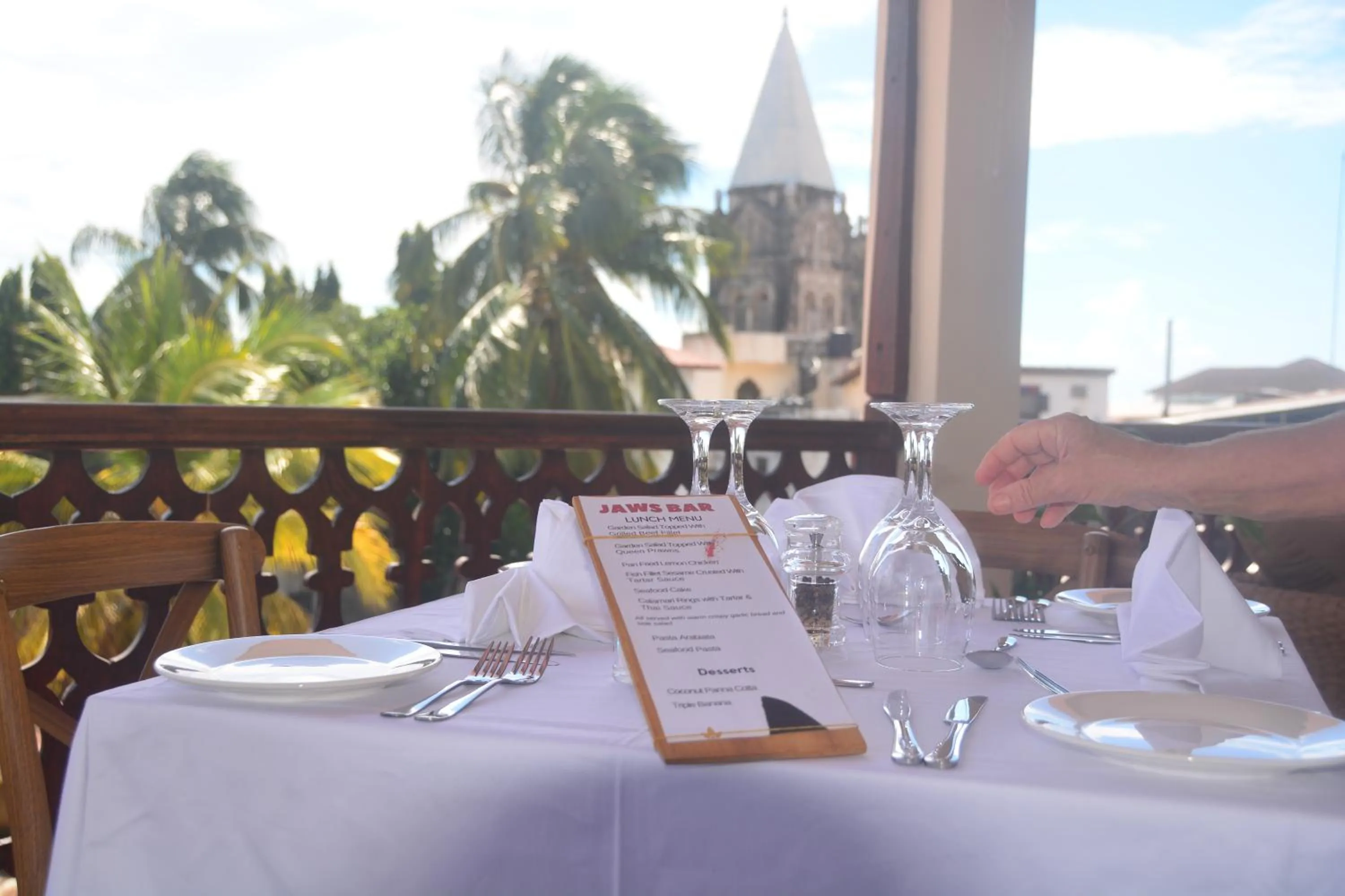 Restaurant/places to eat in Spice Palace Hotel