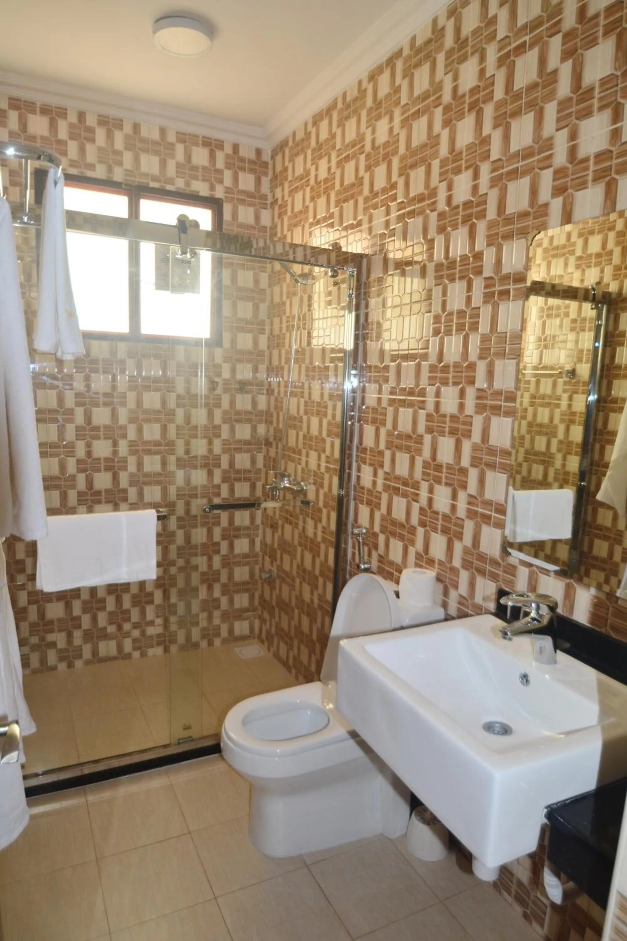 Bathroom in Spice Palace Hotel