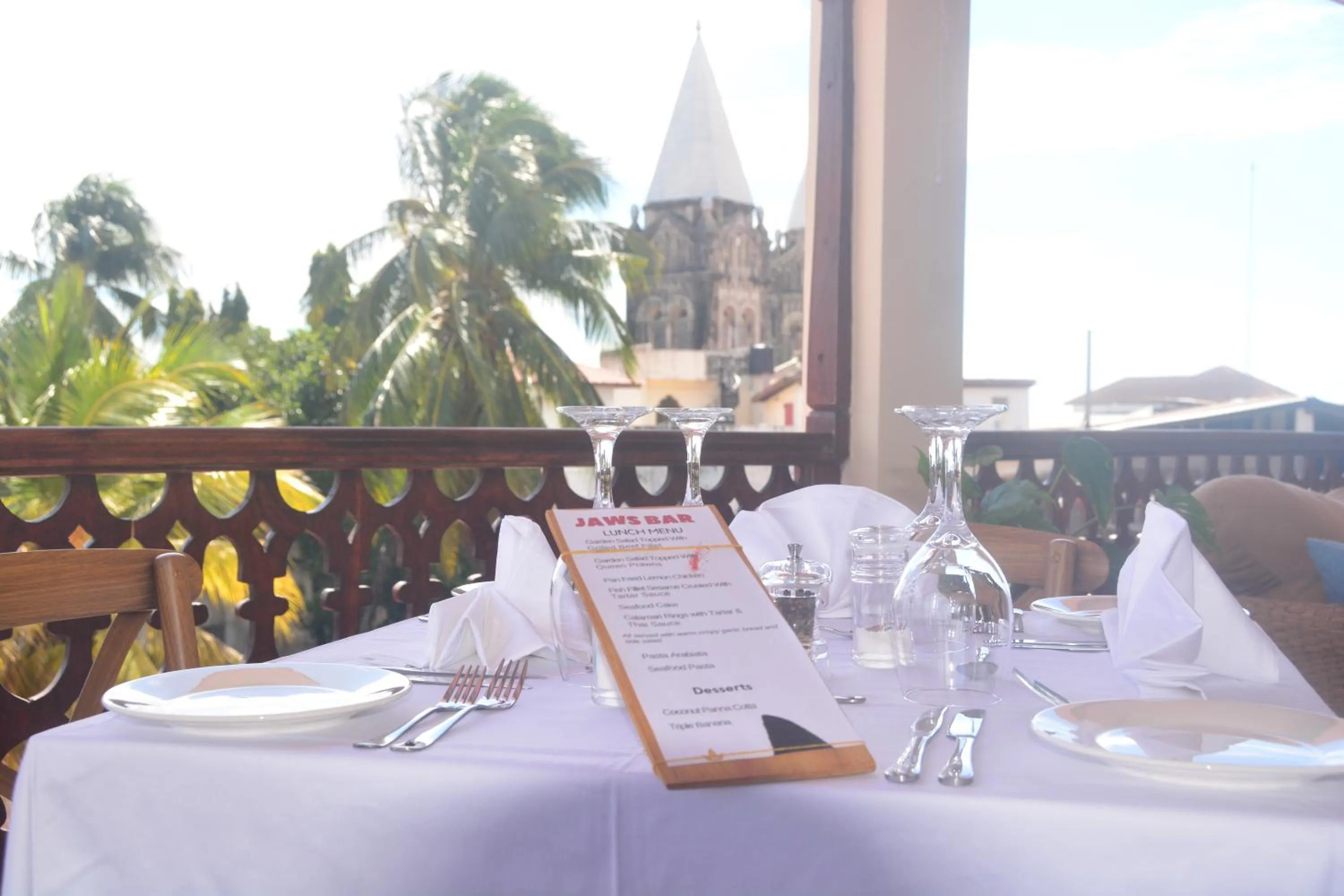 Restaurant/places to eat in Spice Palace Hotel