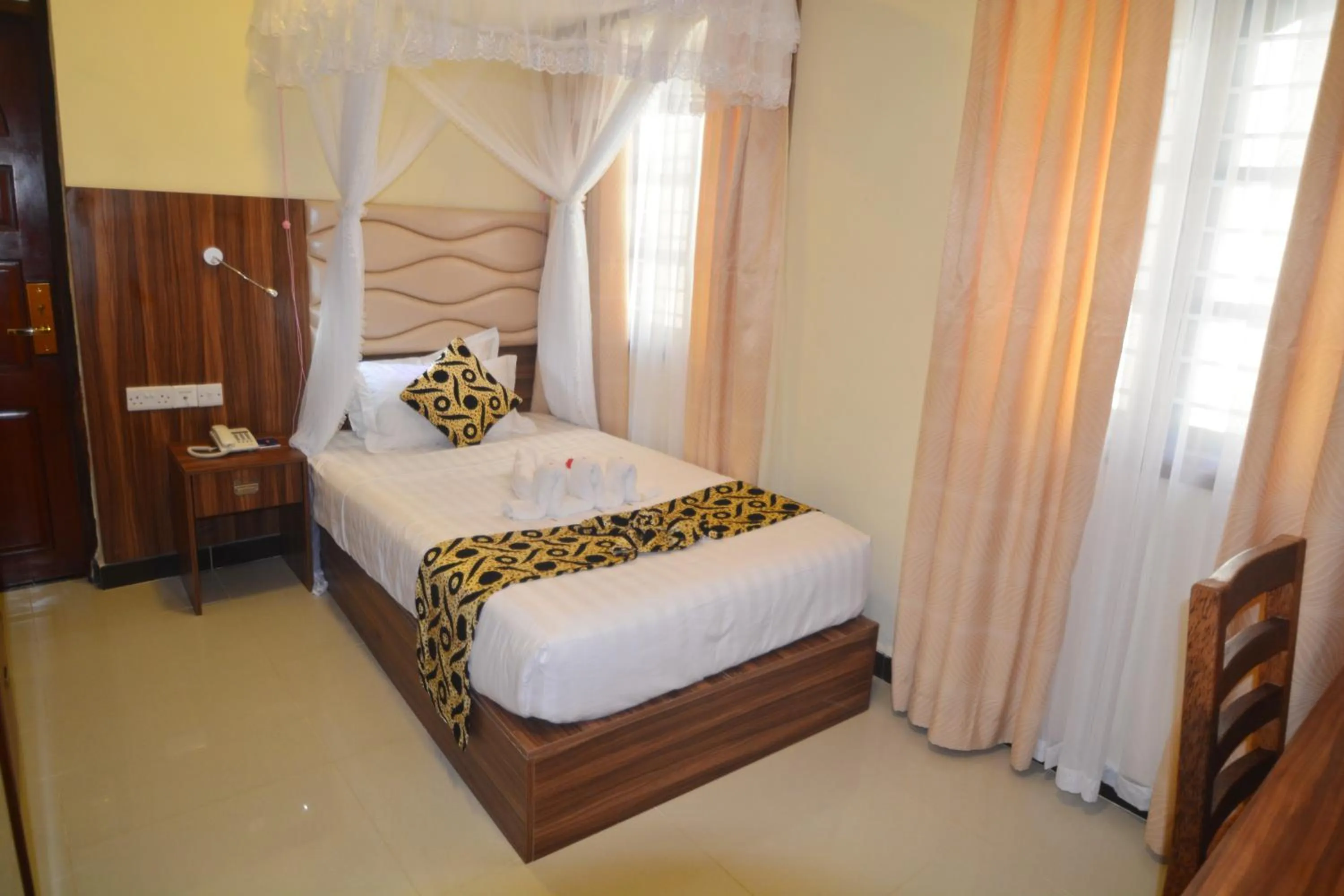 Photo of the whole room, Bed in Spice Palace Hotel