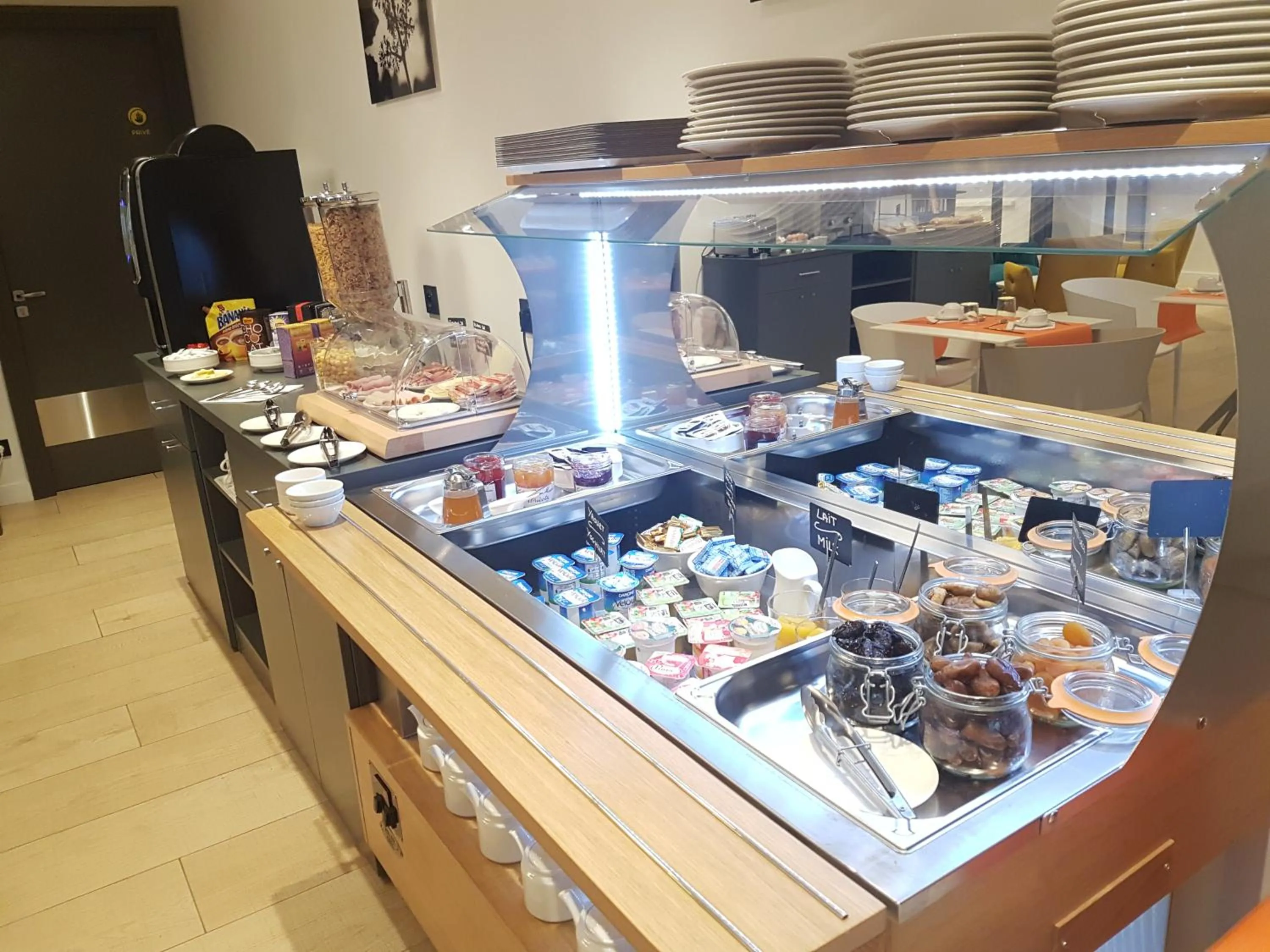 Food and drinks in Hotel Enight