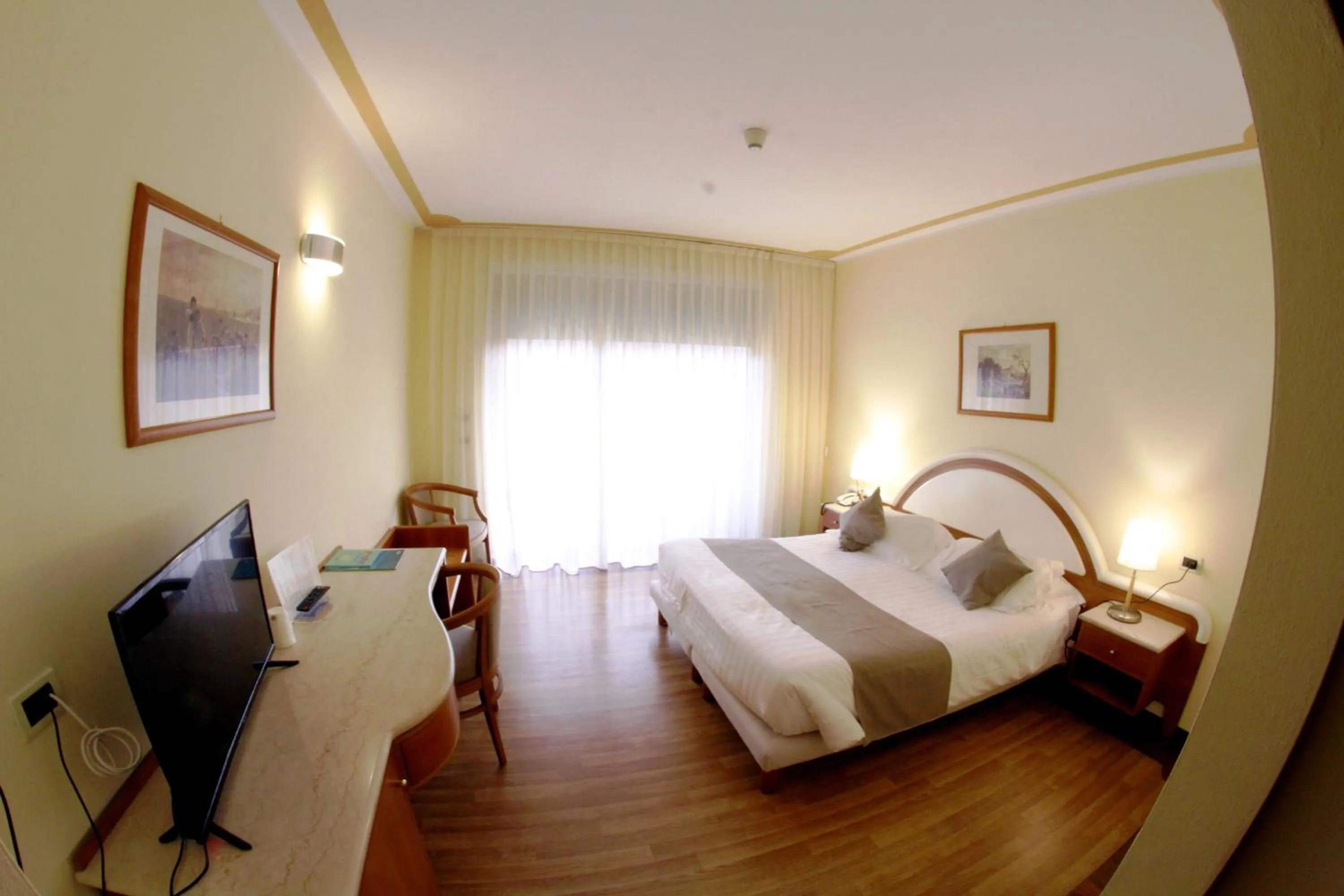 Bedroom, Bed in La Fonte Hotel