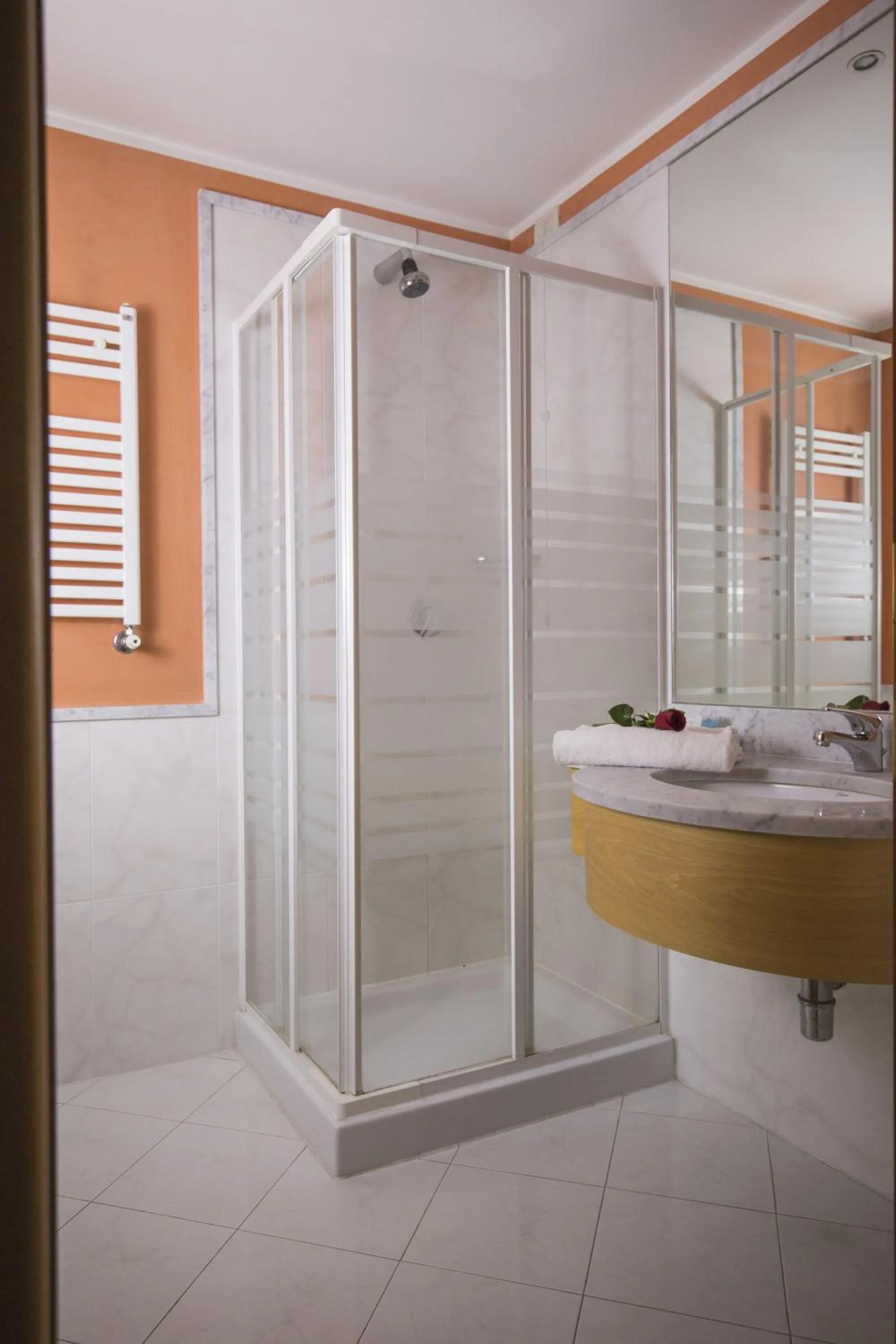 Shower in La Fonte Hotel