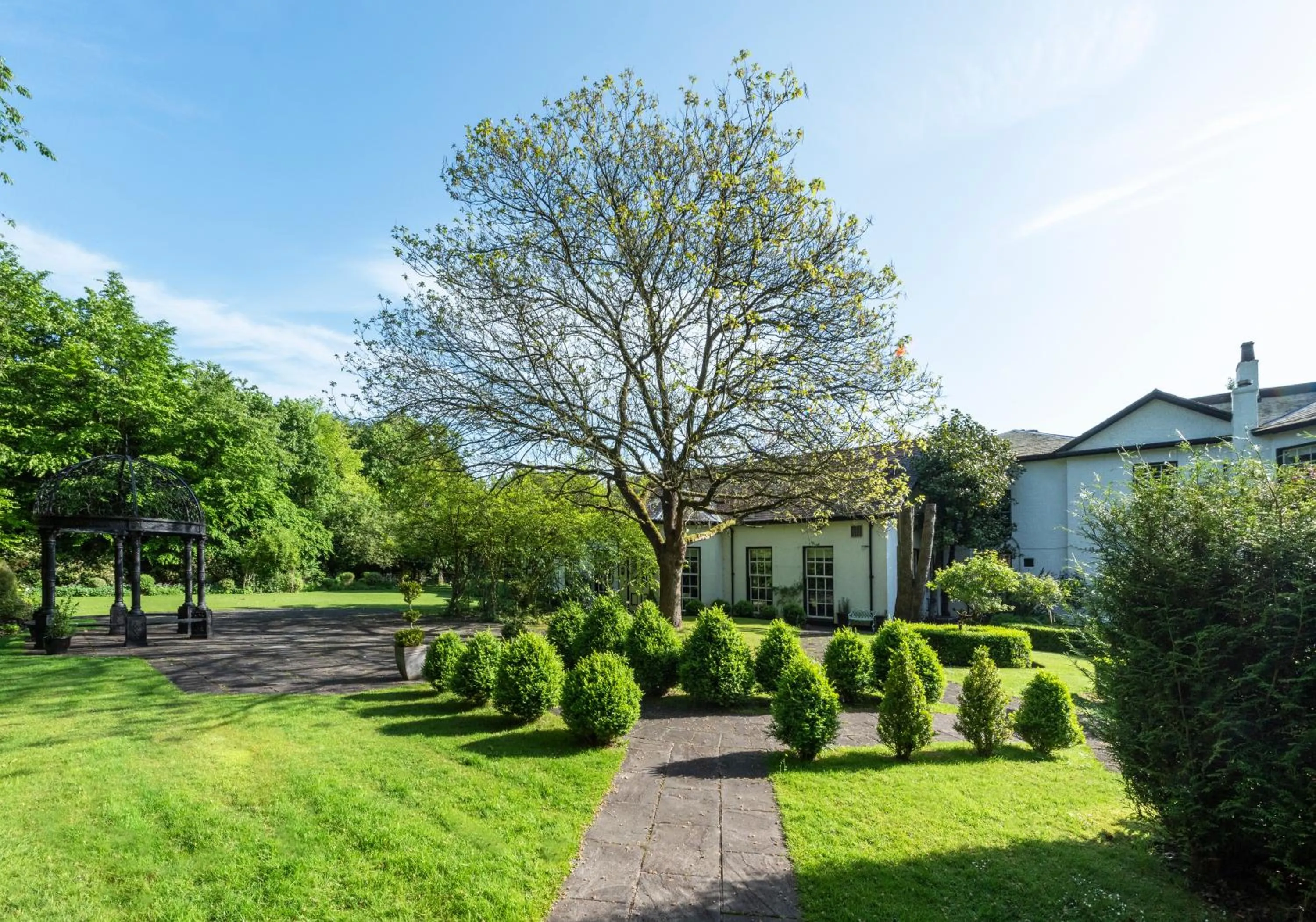 Property building in Statham Lodge Hotel